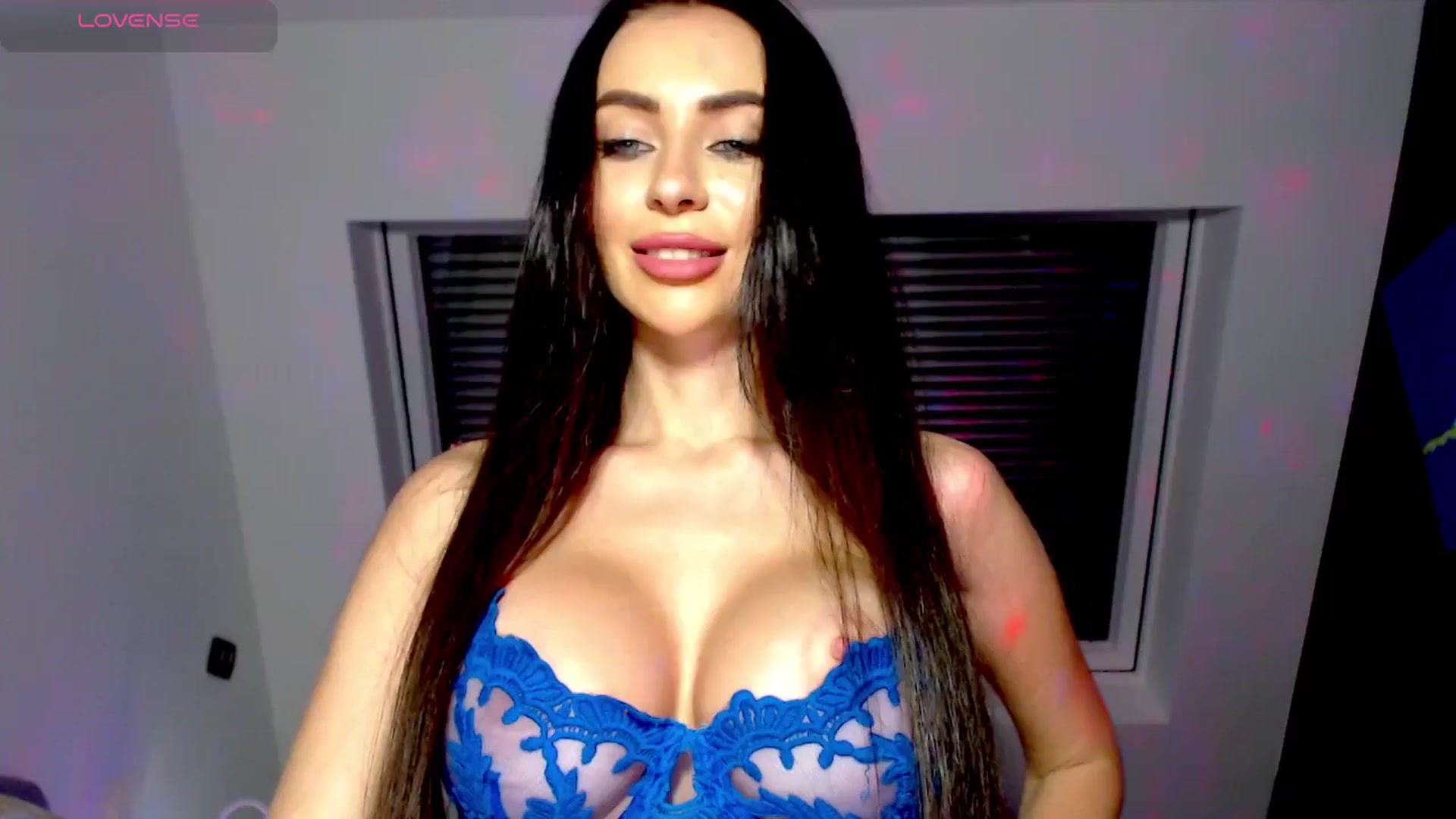 Gallery image thumbnail from Alliciya's myfreecams stream on, 12/30/2024, 18:40 image 15 of 20