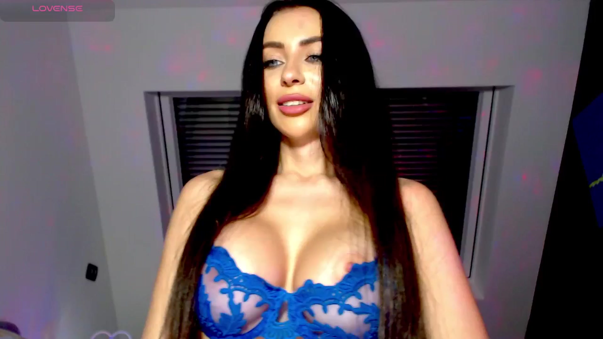 Gallery image thumbnail from Alliciya's myfreecams stream on, 12/30/2024, 18:40 image 16 of 20