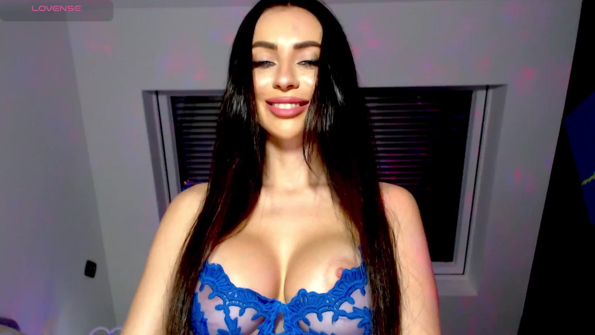 Gallery image thumbnail from Alliciya's myfreecams stream on, 12/30/2024, 18:40 image 17 of 20