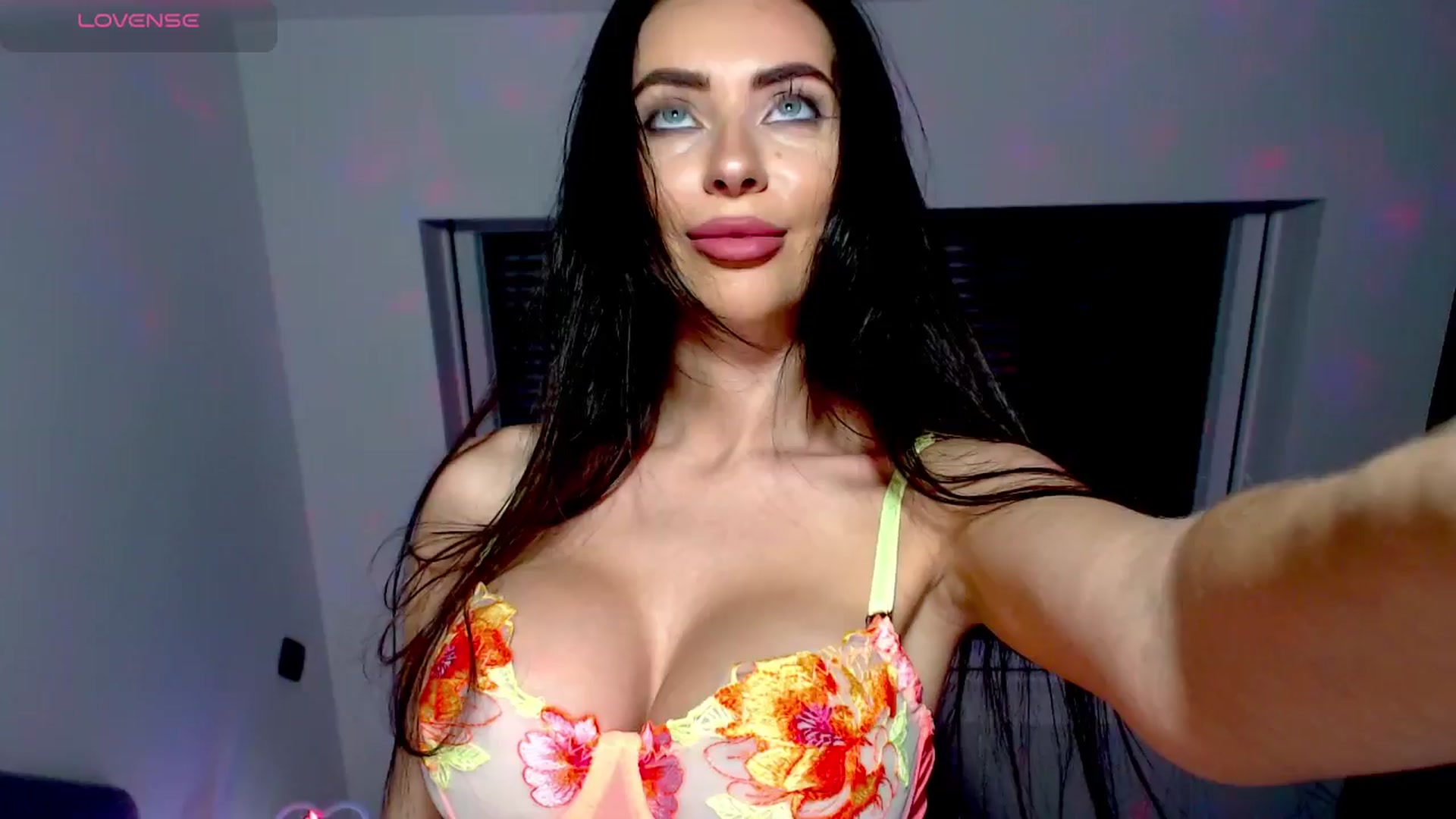 Gallery image thumbnail from Alliciya's myfreecams stream on, 01/05/2025, 16:08 image 1 of 20