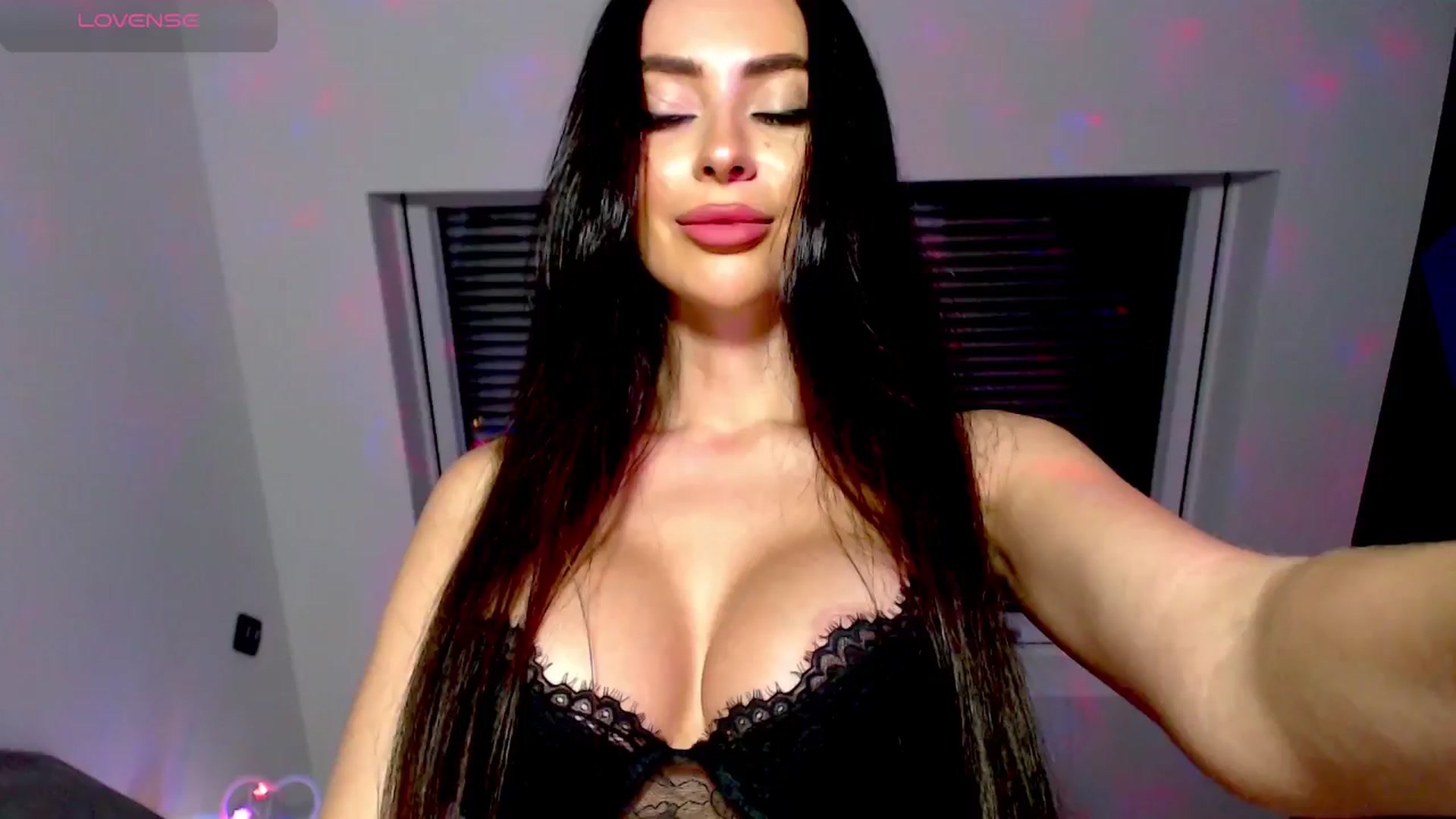 Gallery image thumbnail from Alliciya's myfreecams stream on, 01/06/2025, 20:28 image 2 of 20
