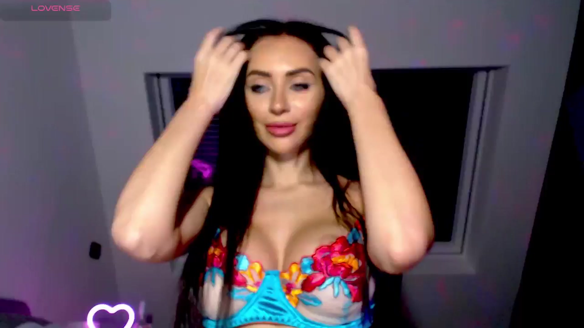 Gallery image thumbnail from Alliciya's myfreecams stream on, 02/06/2025, 23:08 image 9 of 20