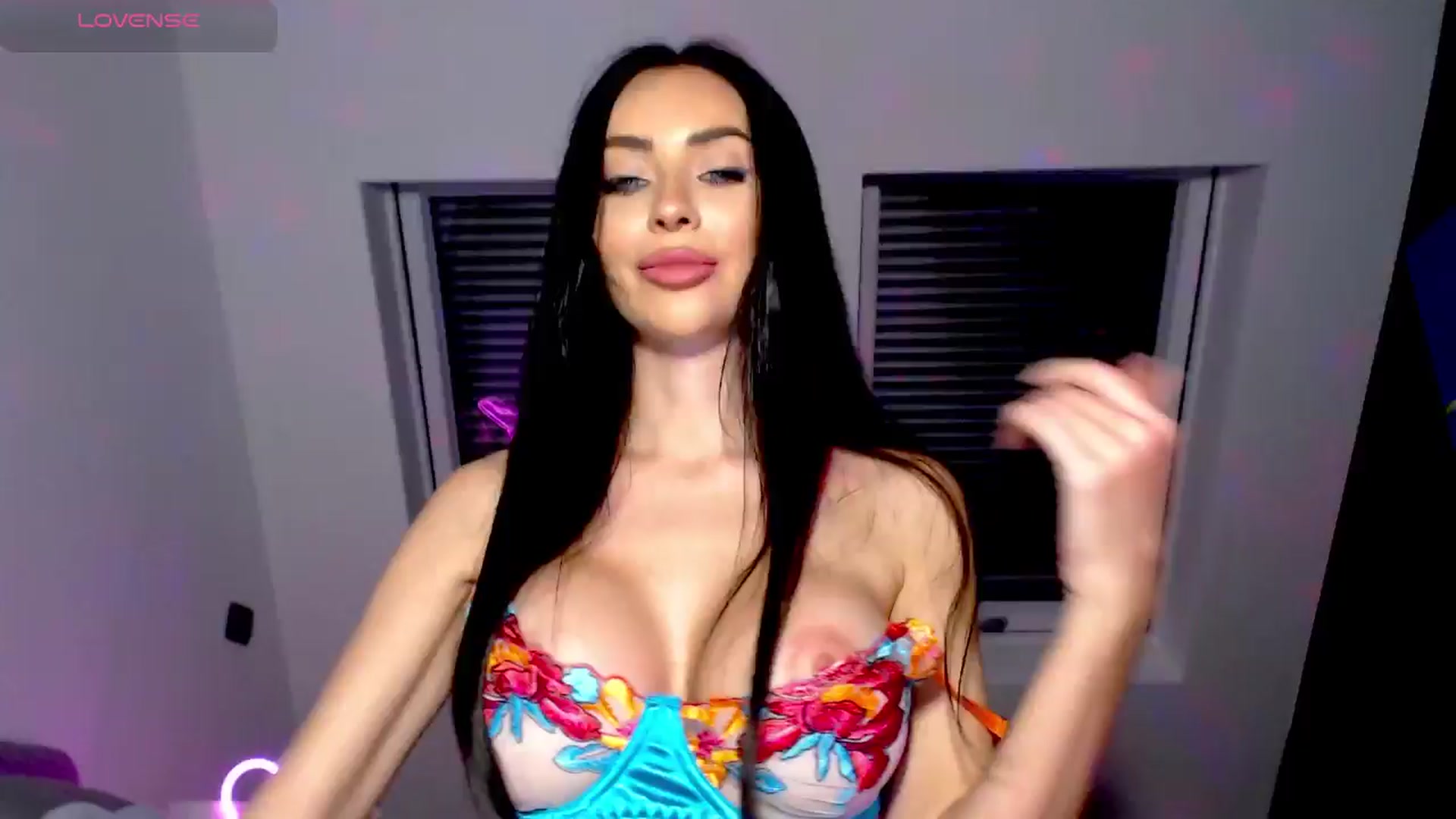 Gallery image thumbnail from Alliciya's myfreecams stream on, 02/06/2025, 23:08 image 5 of 20
