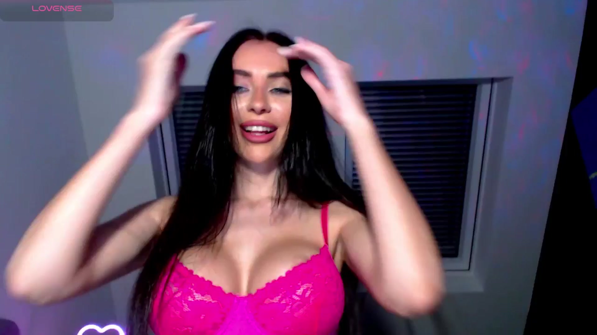 Gallery image thumbnail from Alliciya's myfreecams stream on, 04/03/2025, 21:17 image 3 of 20