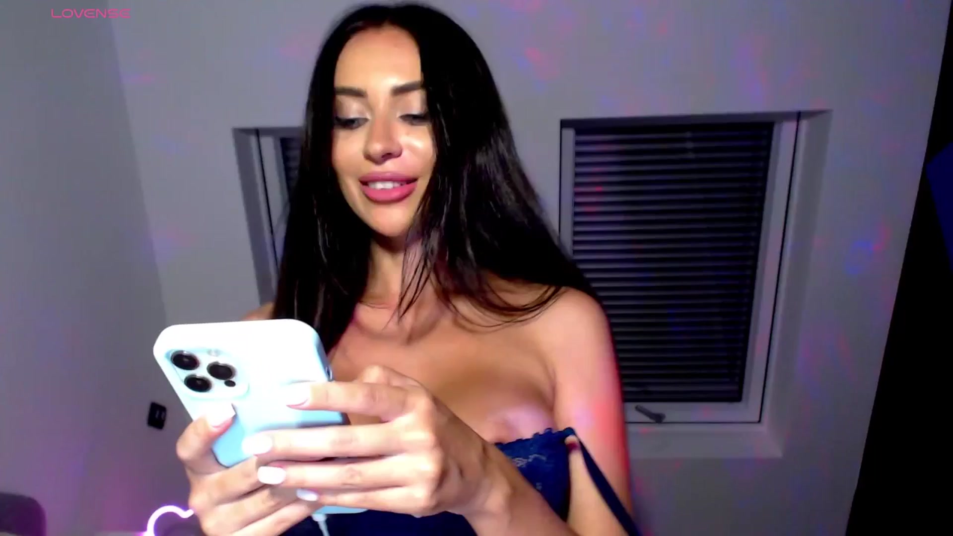 Gallery image thumbnail from Alliciya's myfreecams stream on, 05/03/2025, 21:18 image 12 of 20