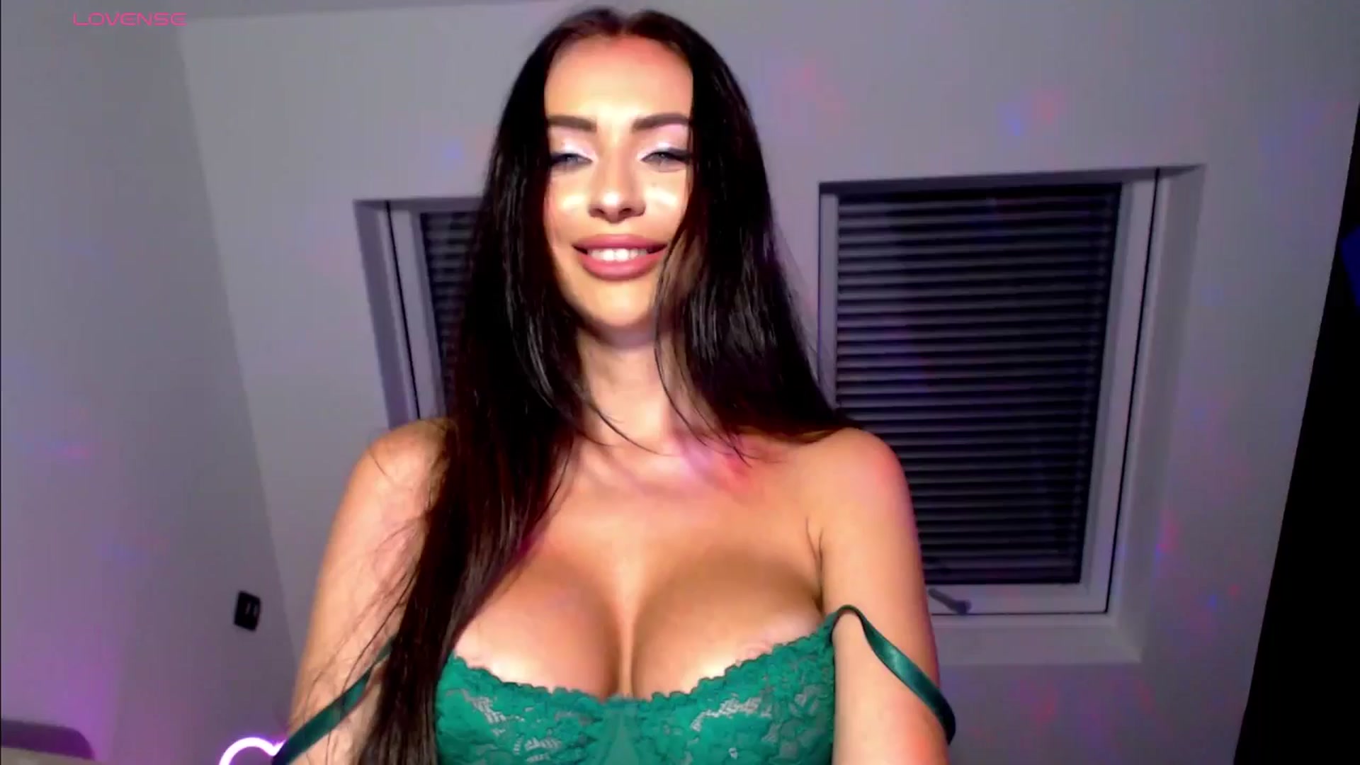 Gallery image thumbnail from Alliciya's myfreecams stream on, 05/26/2025, 17:35 image 1 of 20