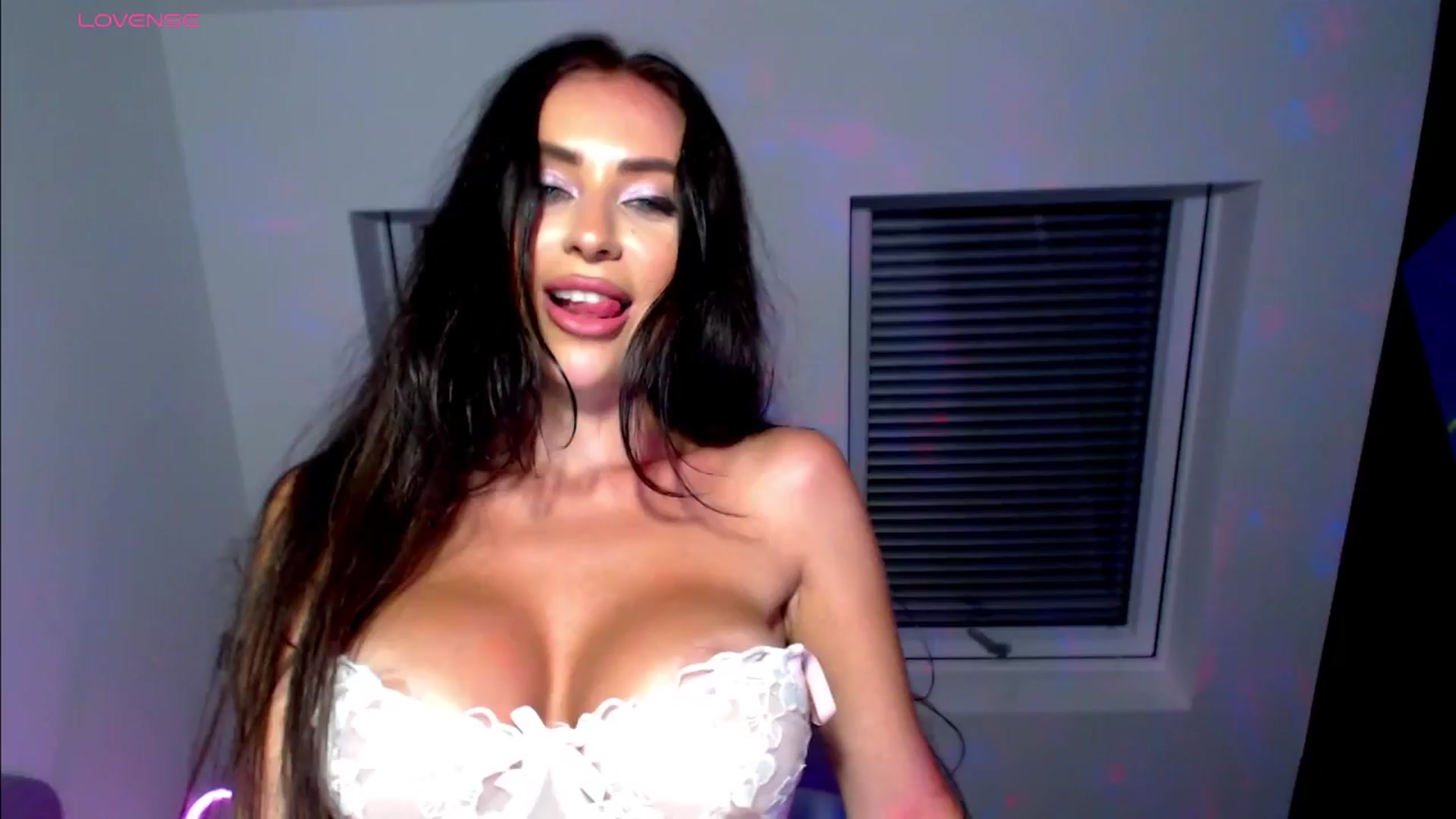 Gallery image thumbnail from Alliciya's myfreecams stream on, 06/01/2025, 19:49 image 19 of 20