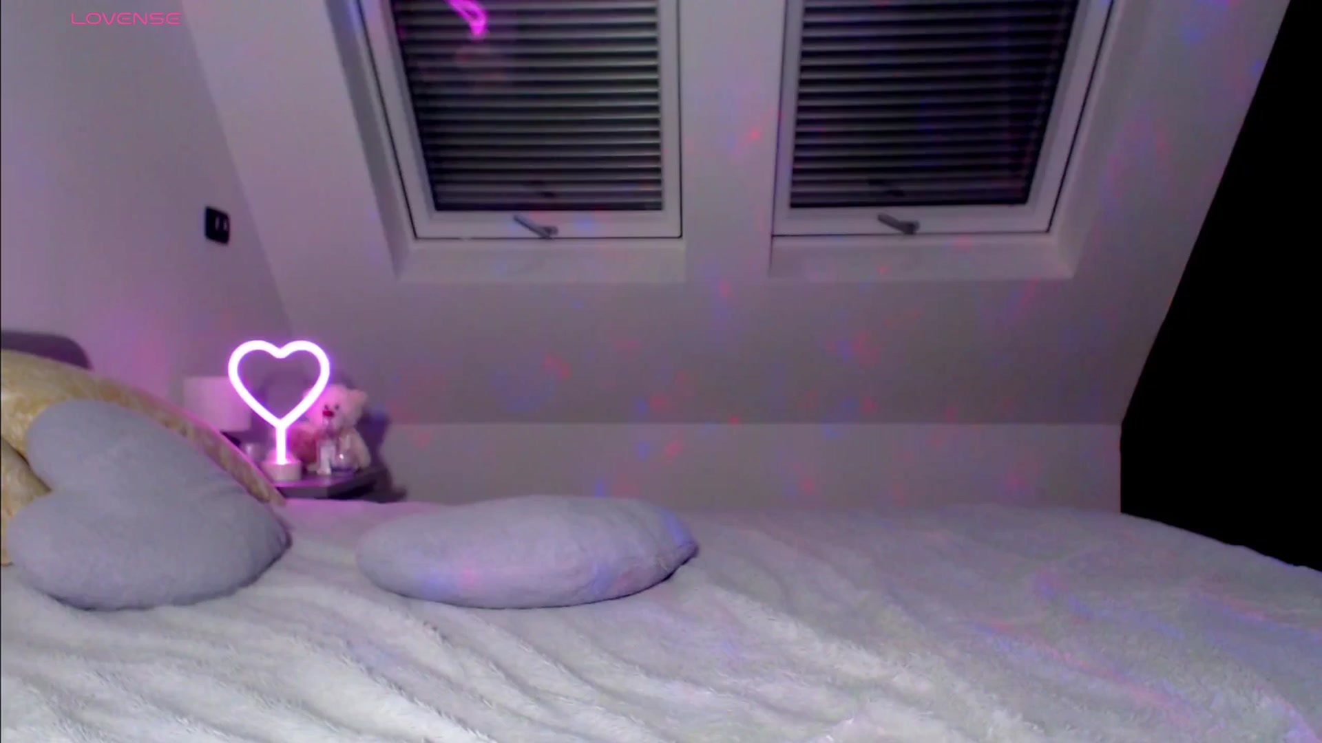 Gallery image thumbnail from Alliciya's myfreecams stream on, 06/06/2025, 22:44 image 18 of 20