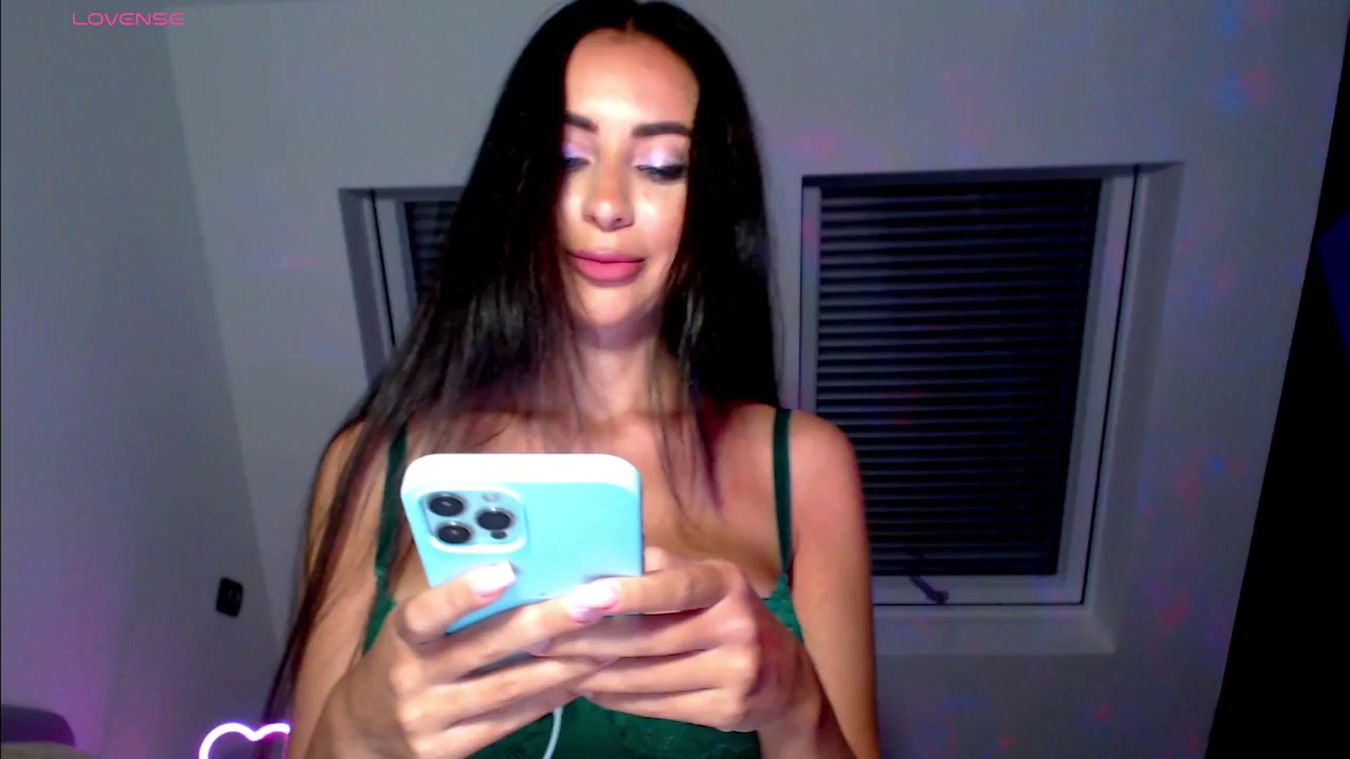 Gallery image thumbnail from Alliciya's myfreecams stream on, 06/13/2025, 17:35 image 5 of 20