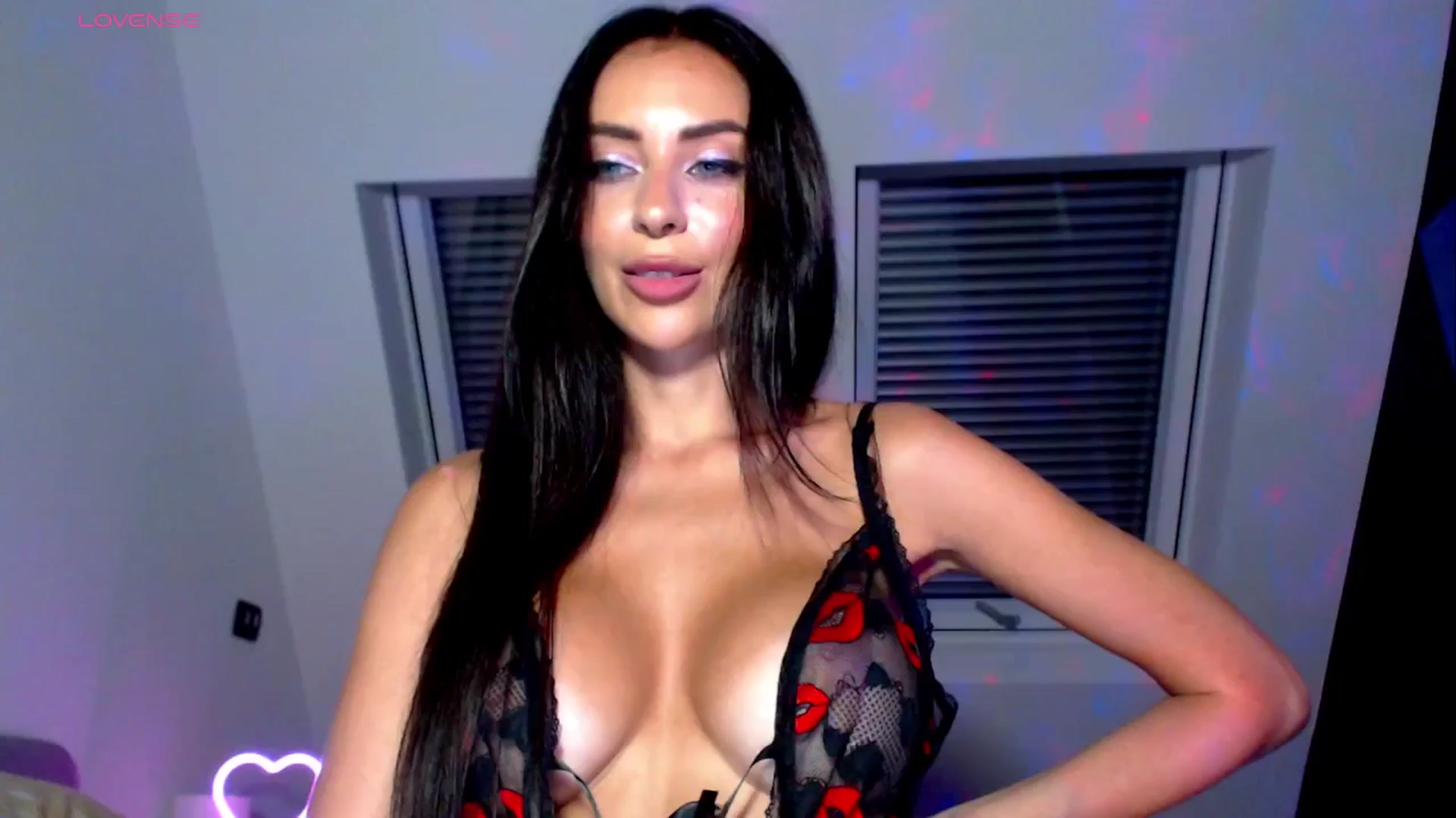 Gallery image thumbnail from Alliciya's myfreecams stream on, 06/15/2025, 20:22 image 17 of 20