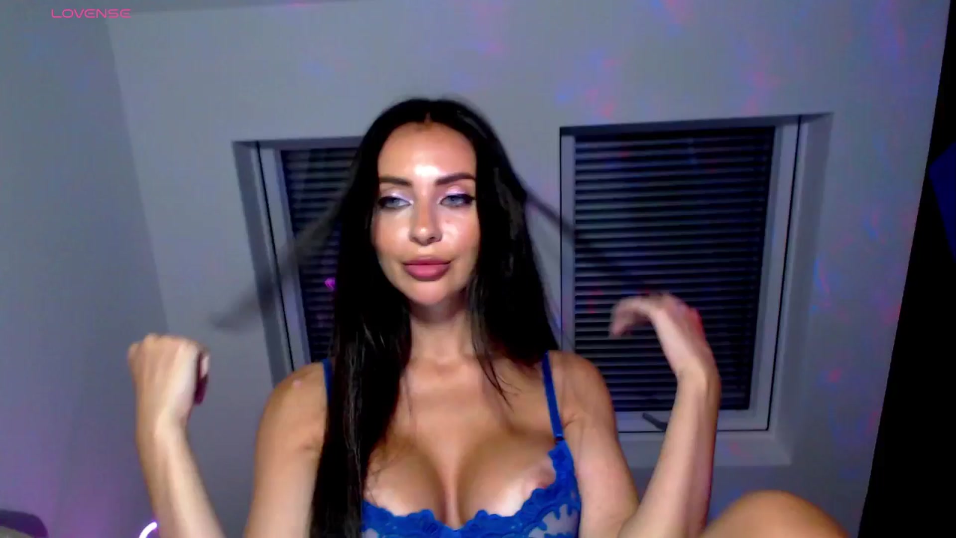 Gallery image thumbnail from Alliciya's myfreecams stream on, 06/16/2025, 24:13 image 16 of 20