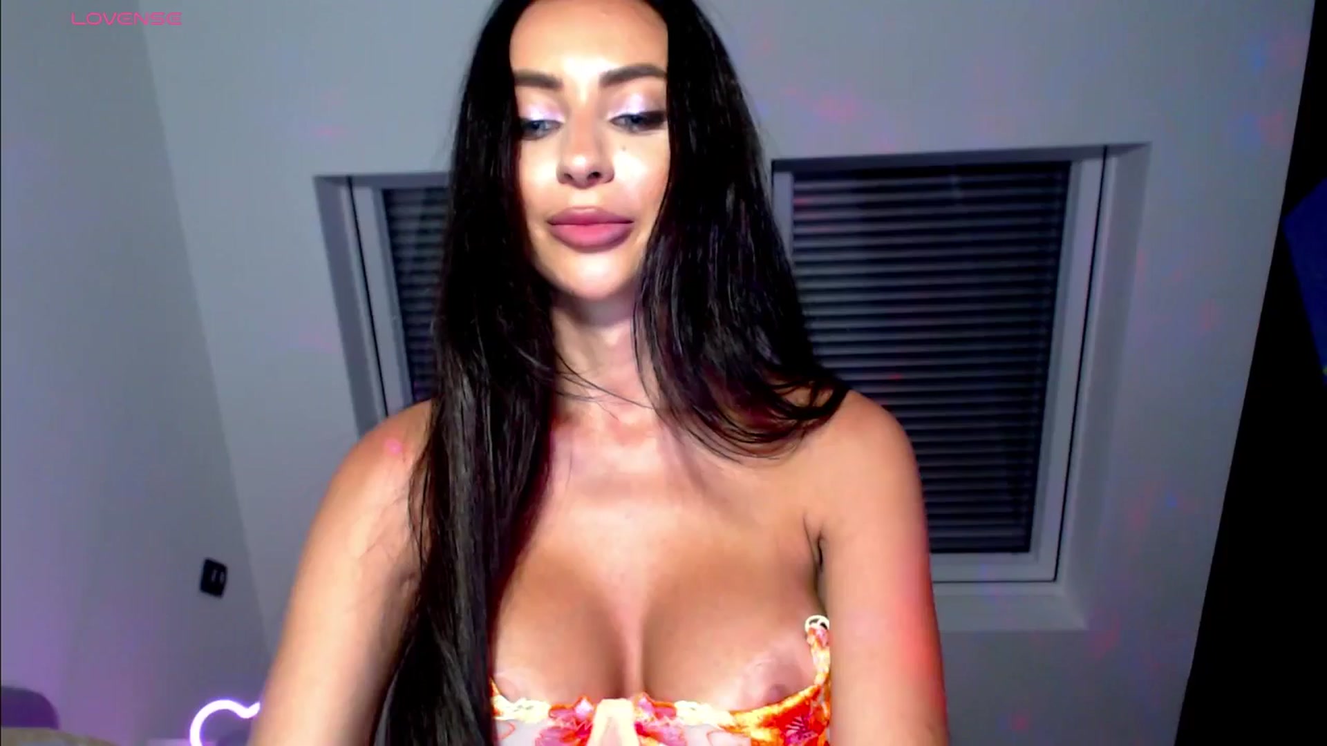 Gallery image thumbnail from Alliciya's myfreecams stream on, 06/16/2025, 19:01 image 4 of 20