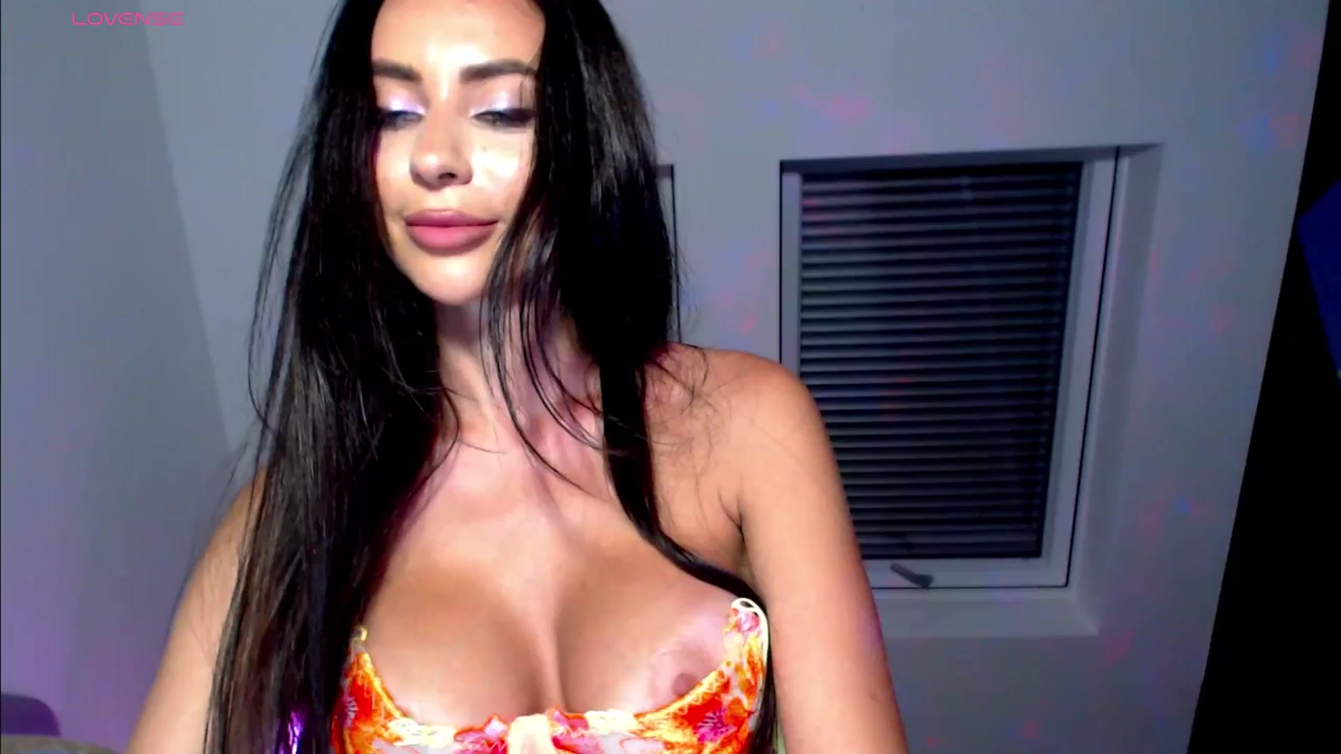 Gallery image thumbnail from Alliciya's myfreecams stream on, 06/16/2025, 19:01 image 16 of 20