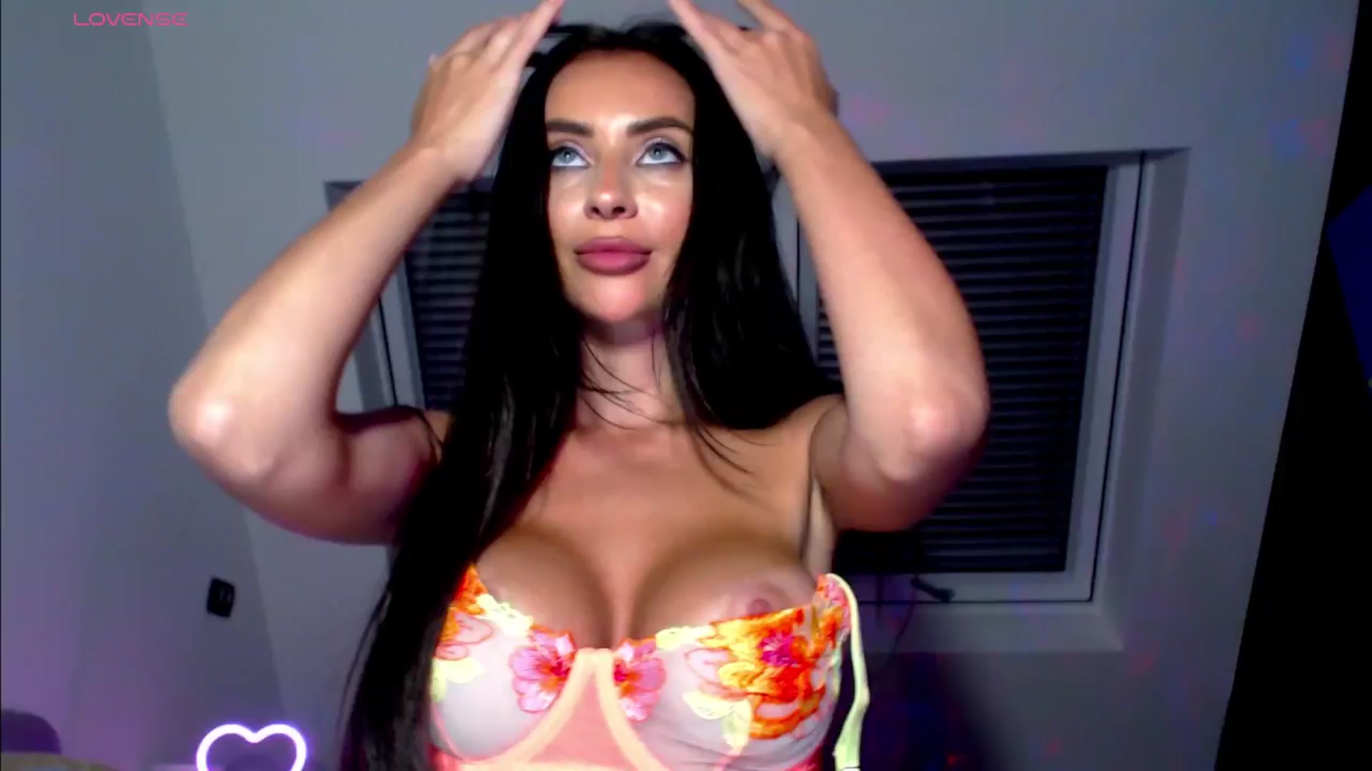 Gallery image thumbnail from Alliciya's myfreecams stream on, 06/16/2025, 19:01 image 7 of 20