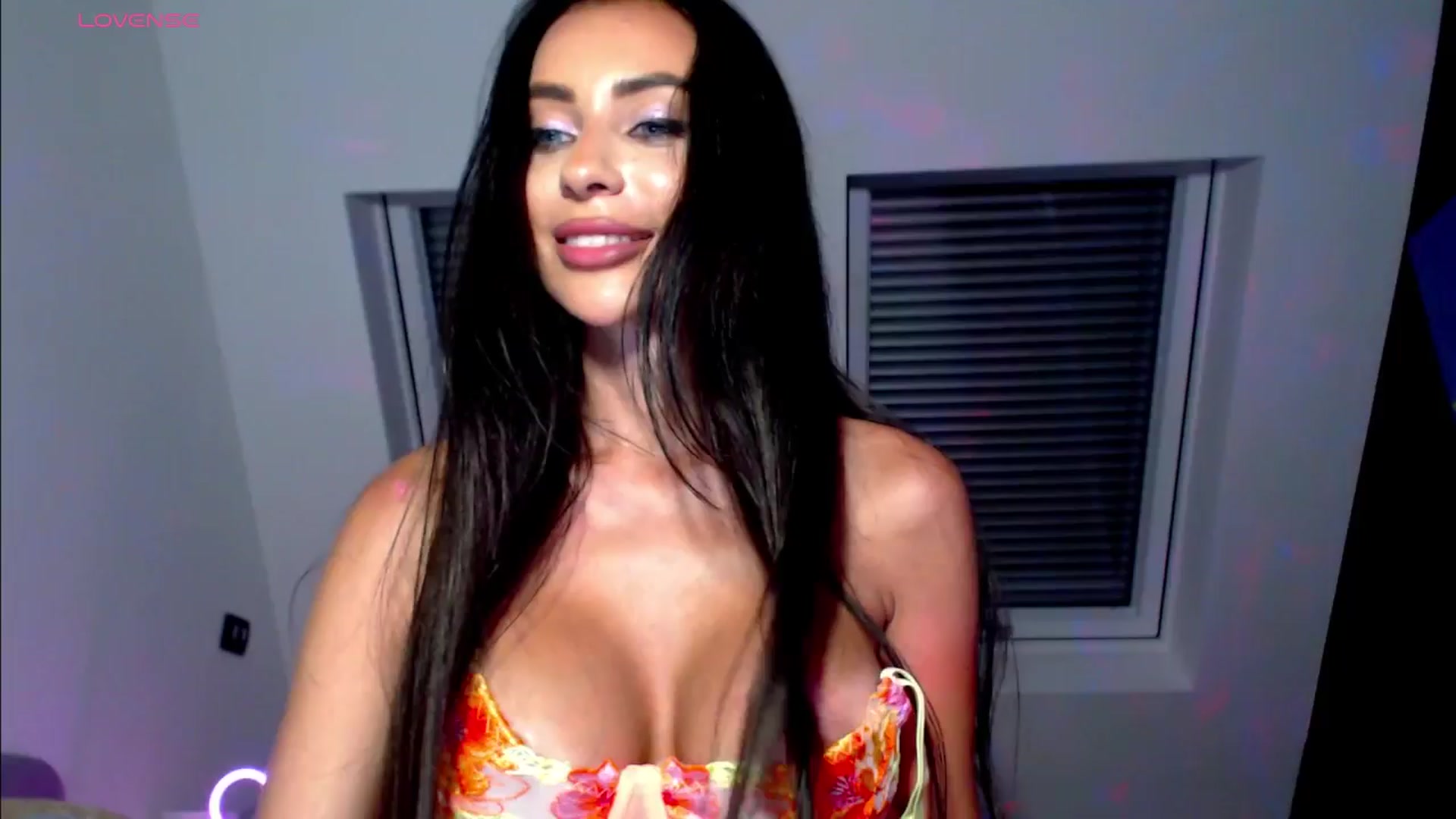 Gallery image thumbnail from Alliciya's myfreecams stream on, 06/16/2025, 19:01 image 19 of 20