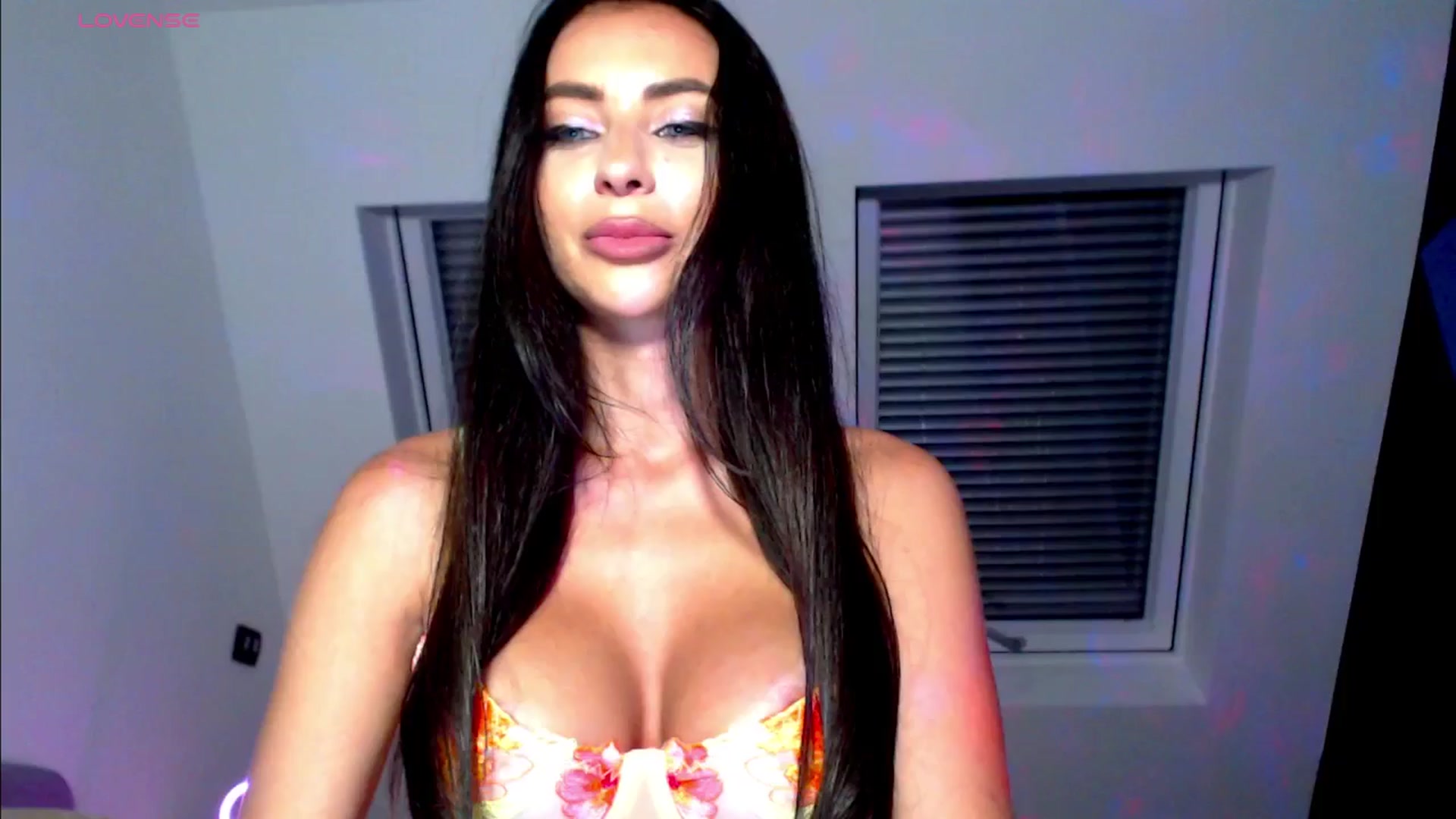 Gallery image thumbnail from Alliciya's myfreecams stream on, 06/16/2025, 23:57 image 8 of 20