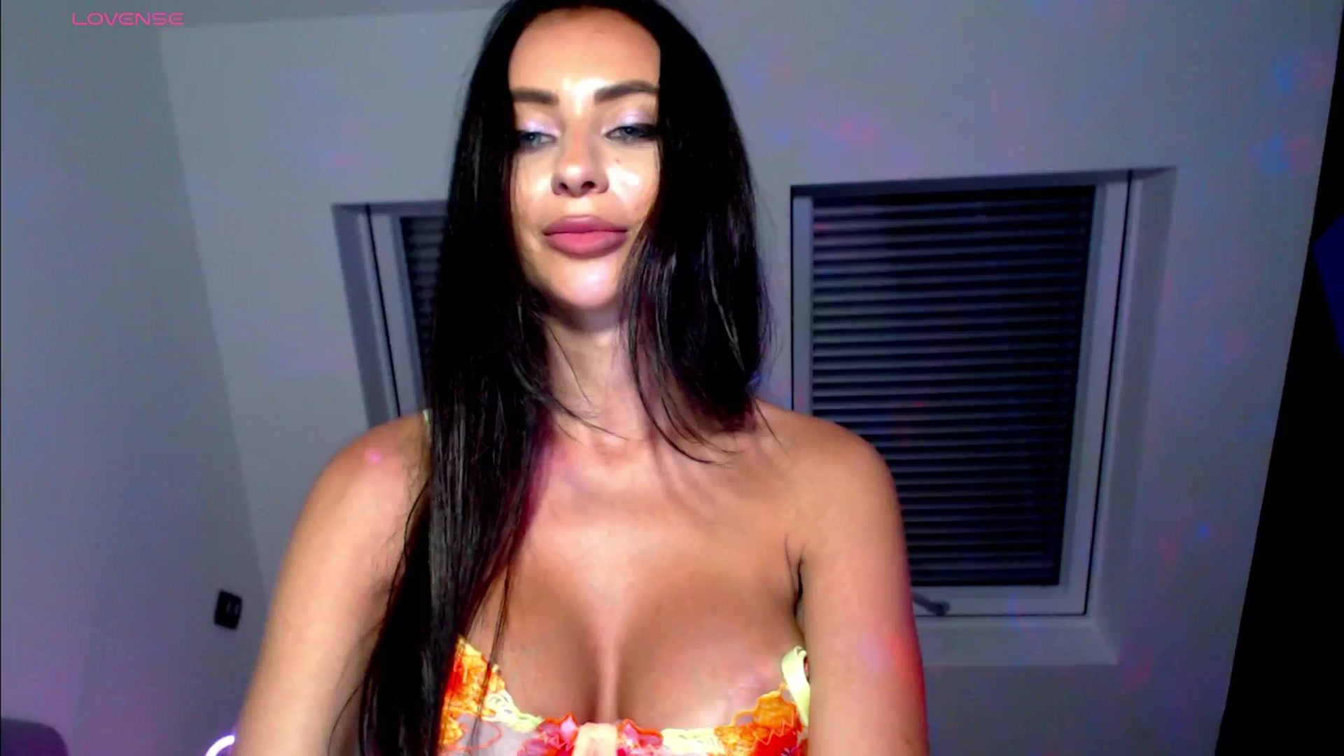 Gallery image thumbnail from Alliciya's myfreecams stream on, 06/16/2025, 23:57 image 18 of 20