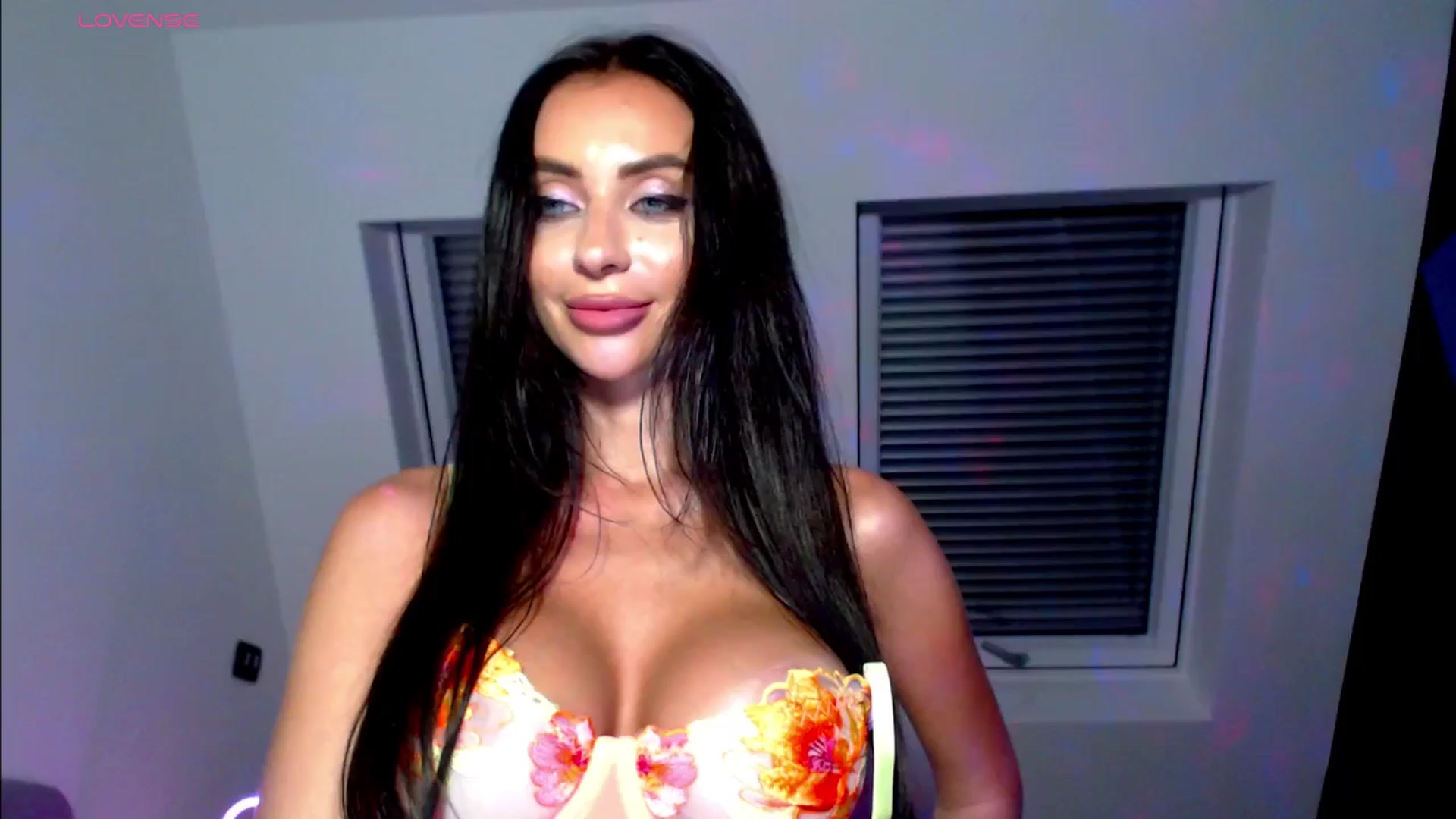 Gallery image thumbnail from Alliciya's myfreecams stream on, 06/16/2025, 23:57 image 20 of 20