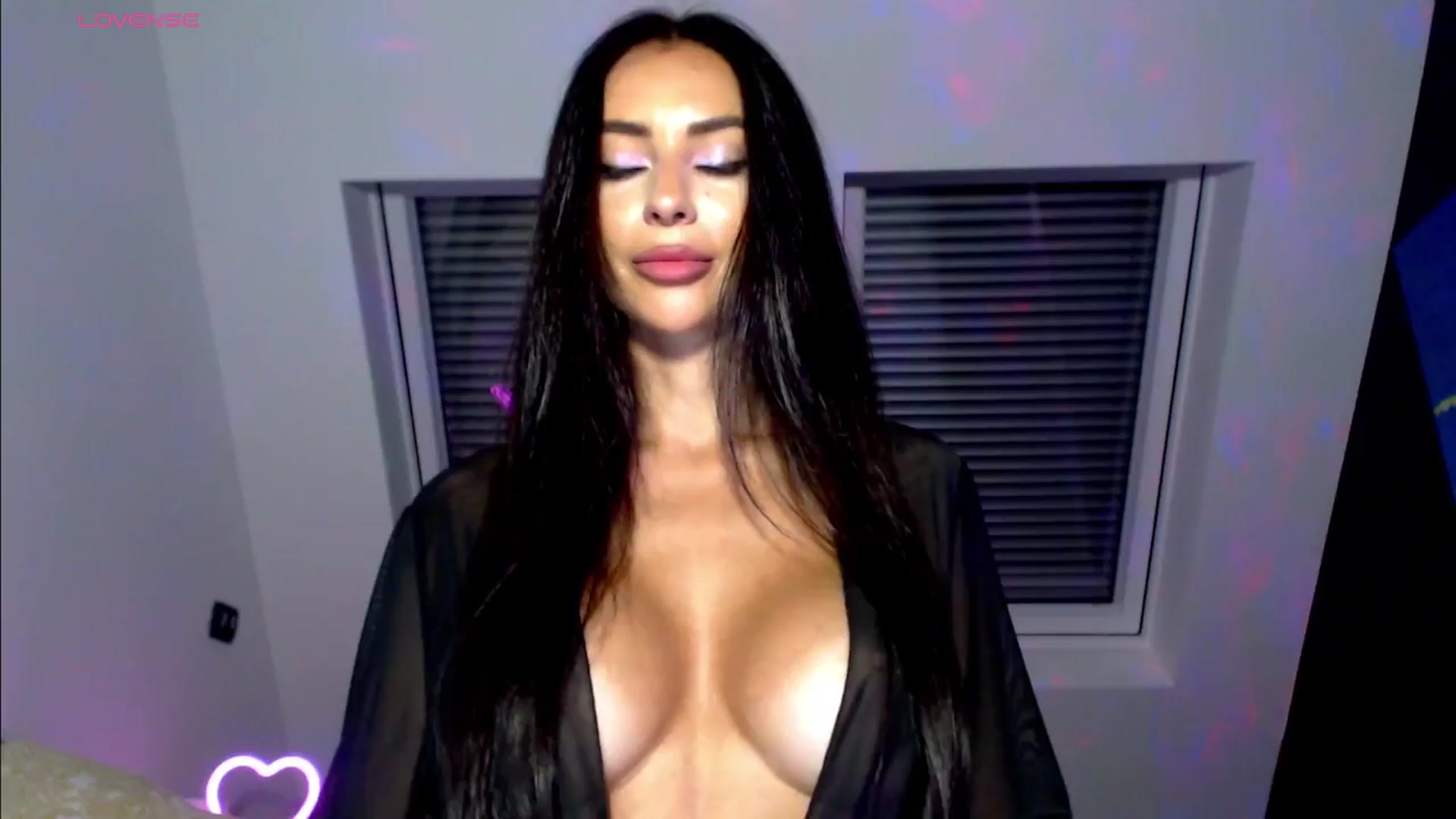 Gallery image thumbnail from Alliciya's myfreecams stream on, 06/17/2025, 20:32 image 6 of 20