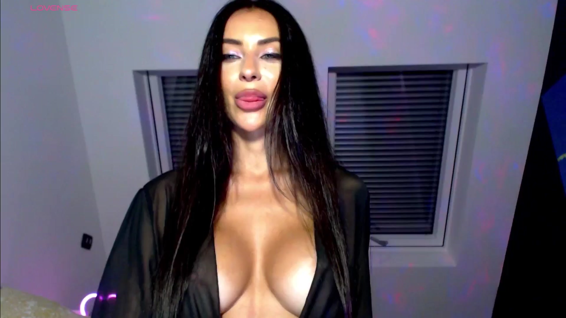 Gallery image thumbnail from Alliciya's myfreecams stream on, 06/17/2025, 20:32 image 4 of 20