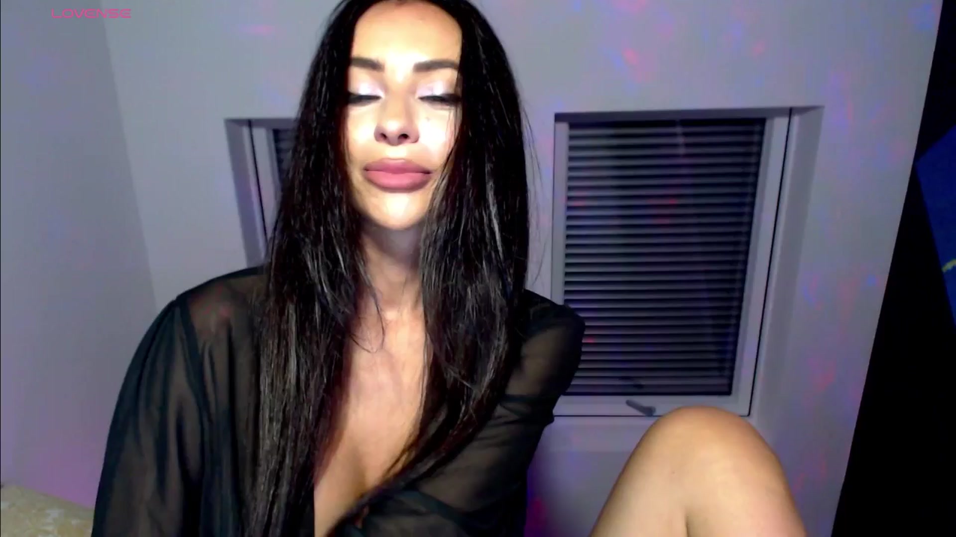 Gallery image thumbnail from Alliciya's myfreecams stream on, 06/17/2025, 20:32 image 17 of 20