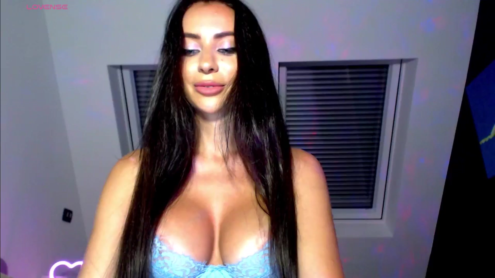Gallery image thumbnail from Alliciya's myfreecams stream on, 06/20/2025, 23:51 image 6 of 20