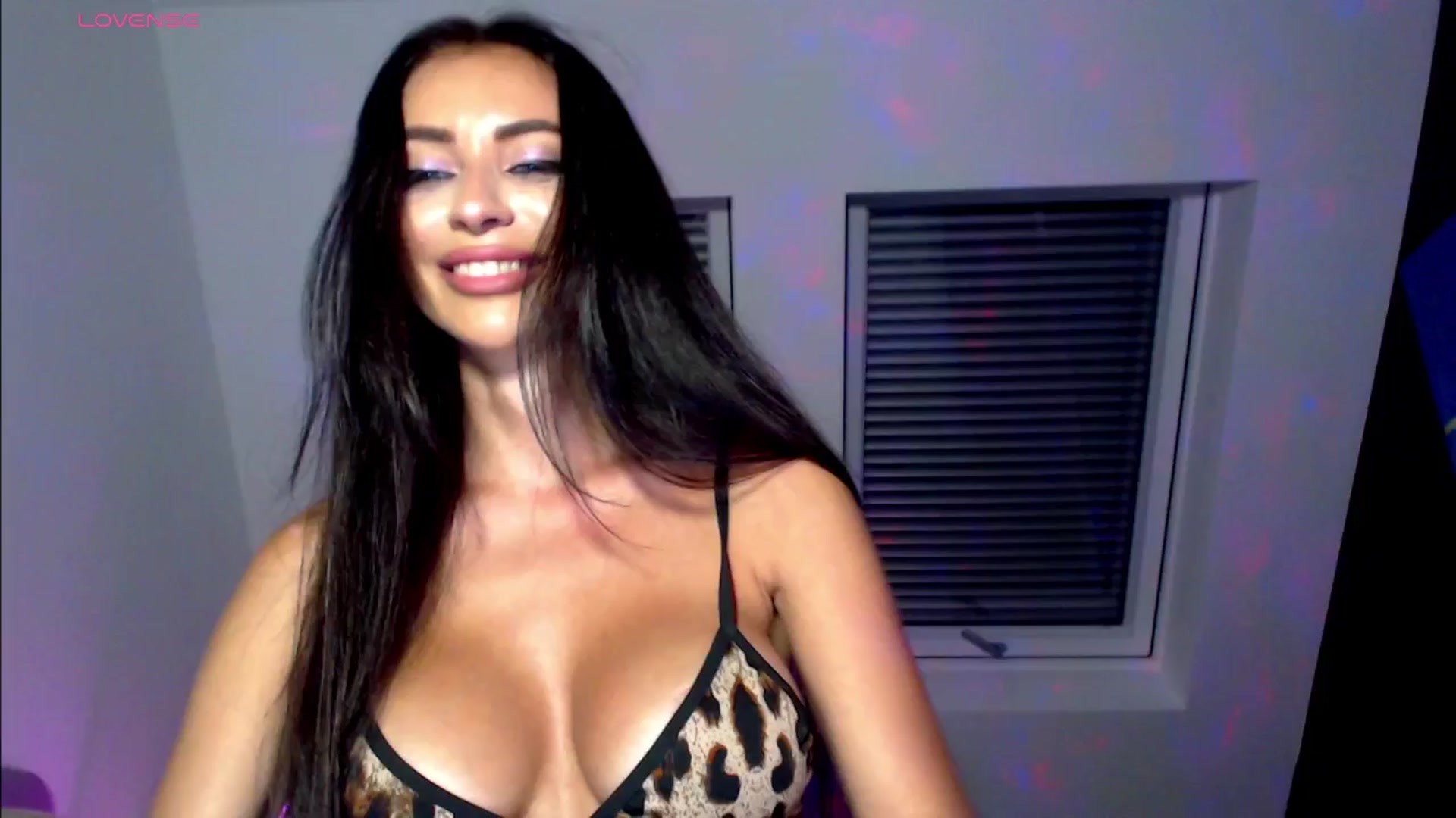 Gallery image thumbnail from Alliciya's myfreecams stream on, 06/23/2025, 23:08 image 3 of 20