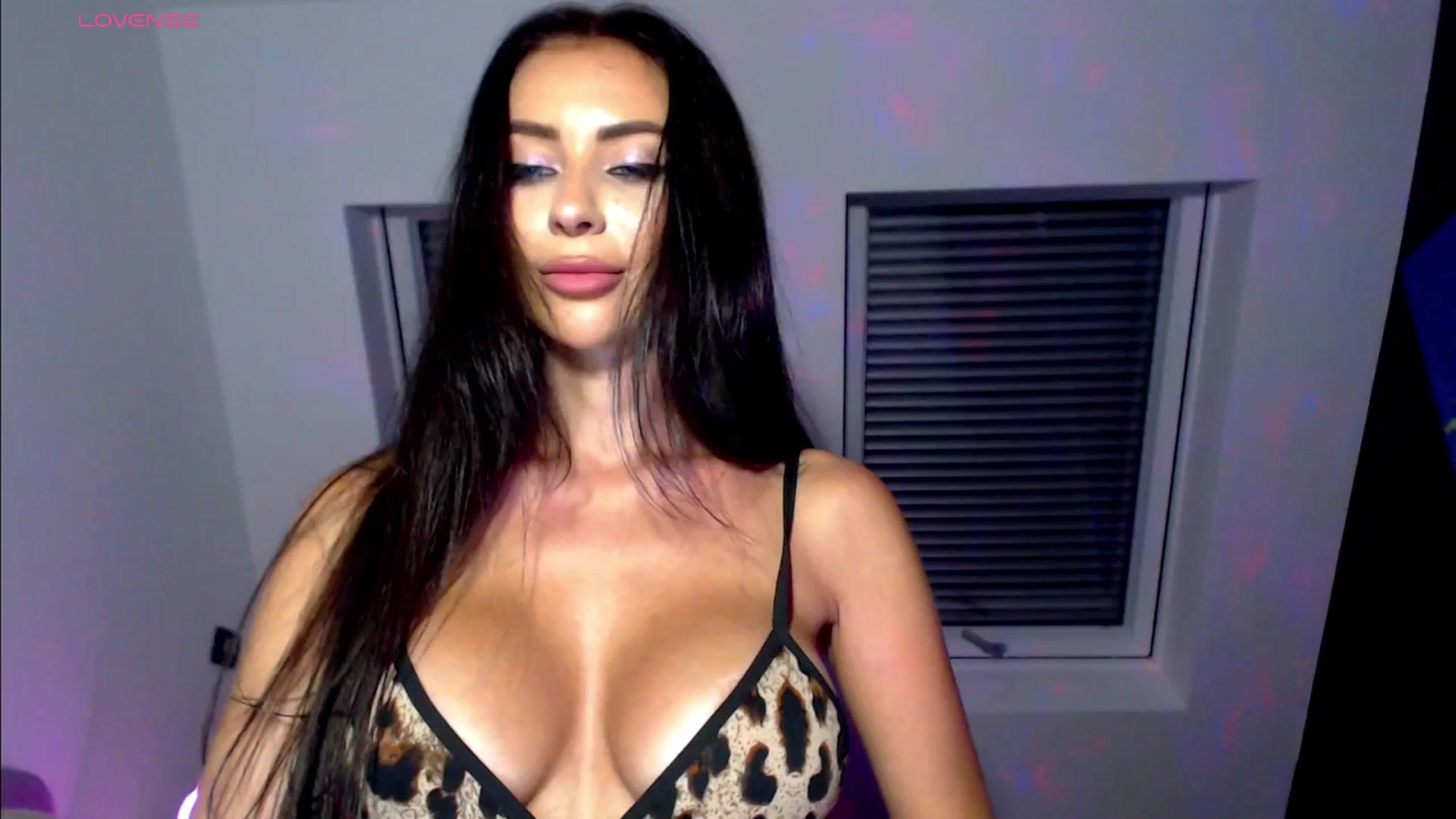 Gallery image thumbnail from Alliciya's myfreecams stream on, 06/23/2025, 23:08 image 4 of 20