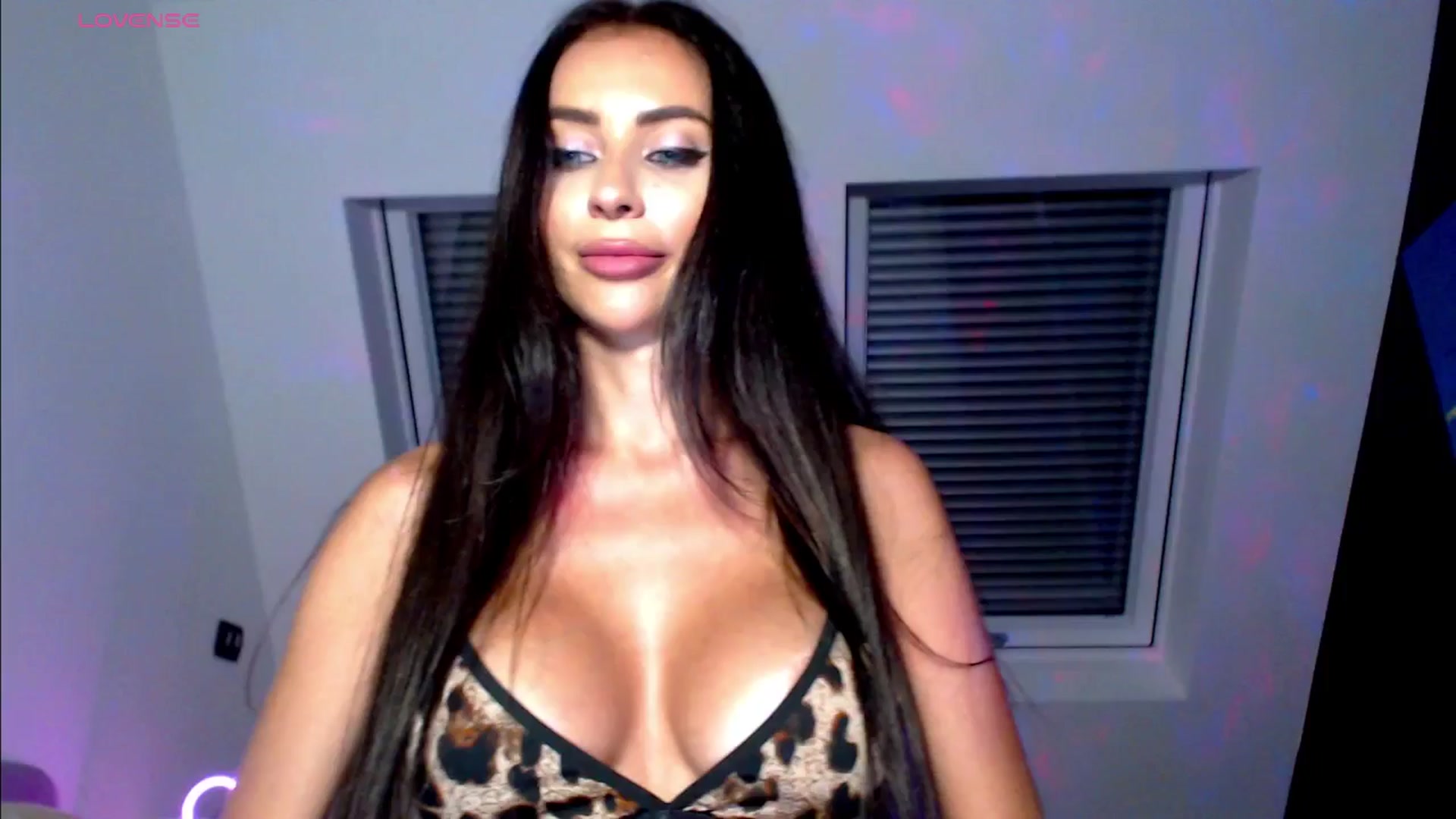 Gallery image thumbnail from Alliciya's myfreecams stream on, 06/23/2025, 23:08 image 8 of 20