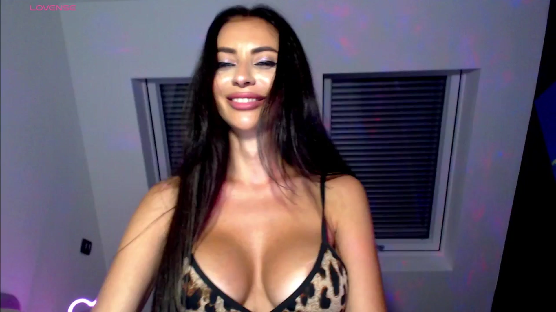 Gallery image thumbnail from Alliciya's myfreecams stream on, 06/23/2025, 23:08 image 5 of 20