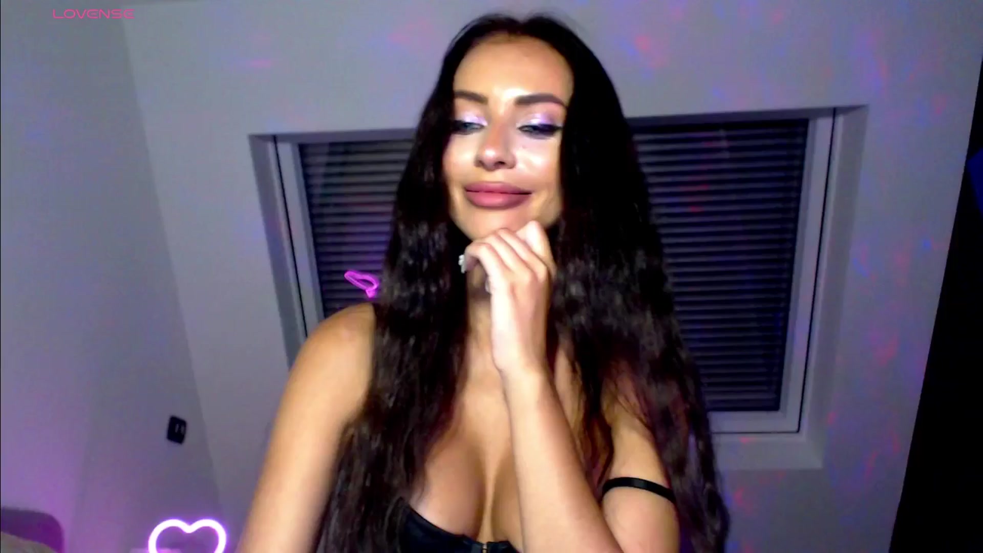 Gallery image thumbnail from Alliciya's myfreecams stream on, 06/27/2025, 22:04 image 12 of 20