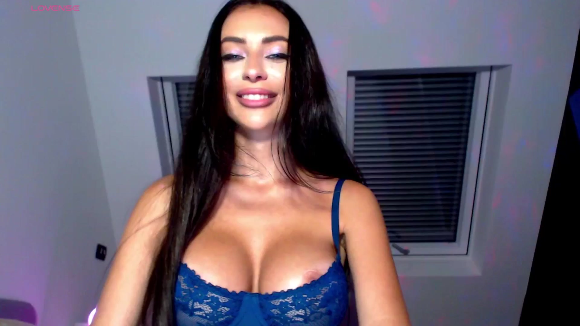 Gallery image thumbnail from Alliciya's myfreecams stream on, 06/29/2025, 19:41 image 2 of 20