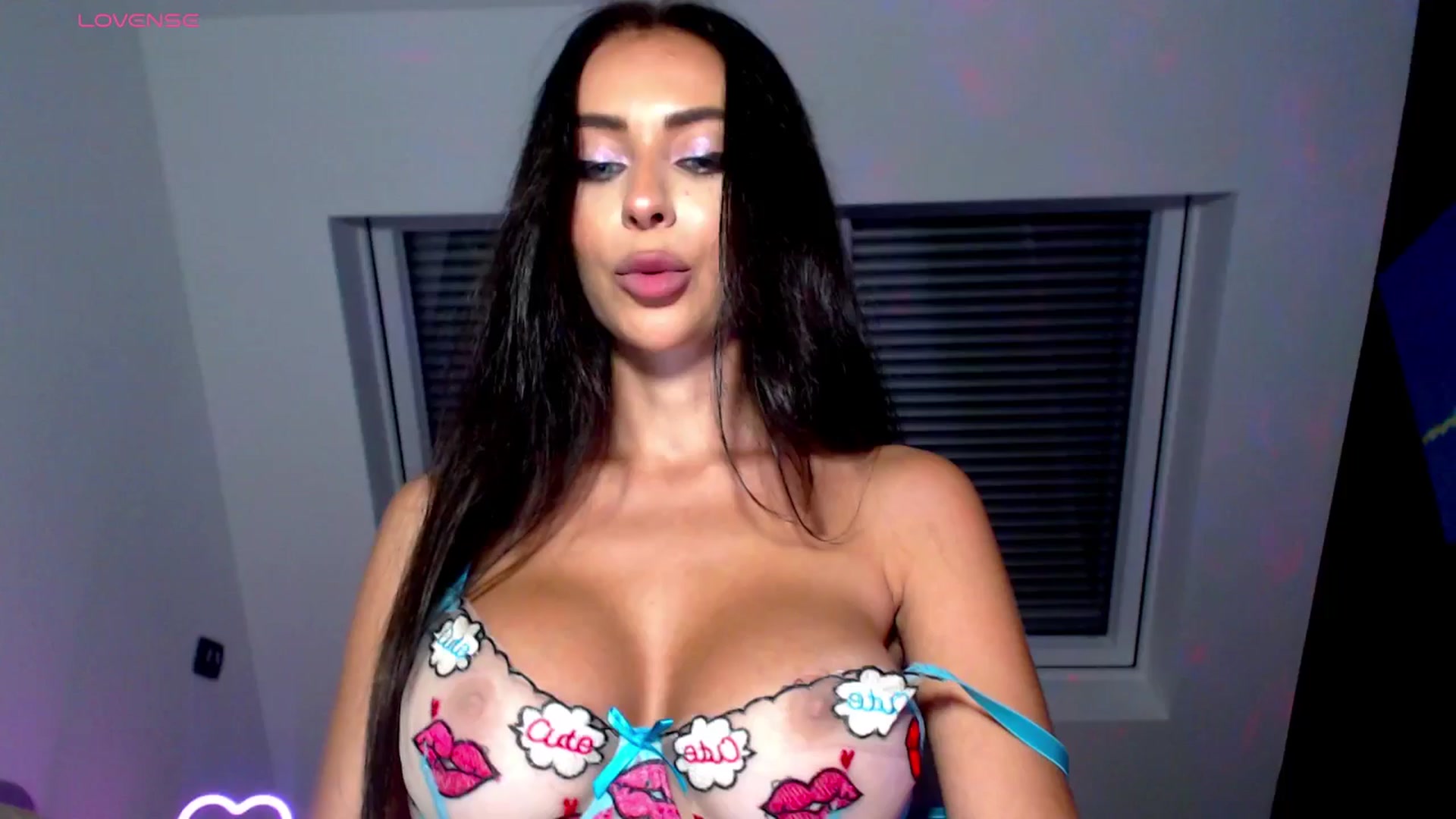 Gallery image thumbnail from Alliciya's myfreecams stream on, 06/30/2025, 16:47 image 14 of 20