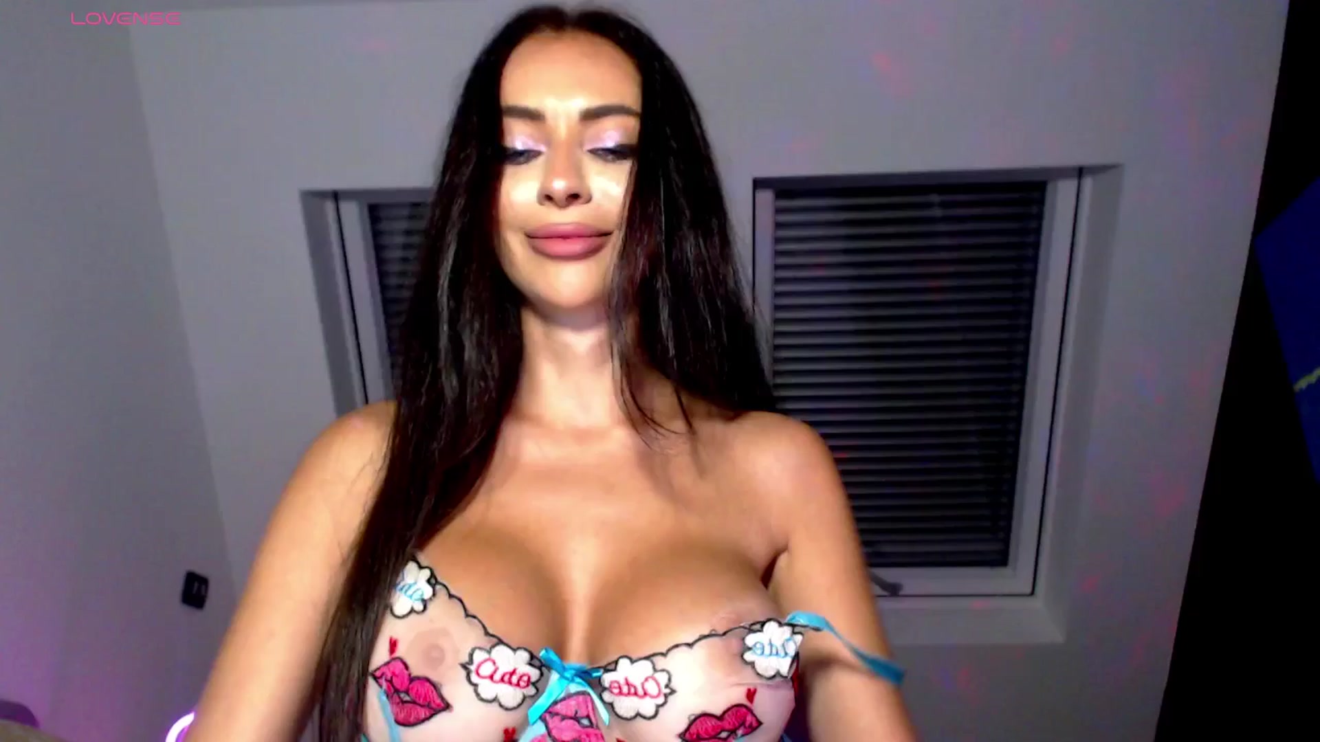 Gallery image thumbnail from Alliciya's myfreecams stream on, 06/30/2025, 16:47 image 3 of 20