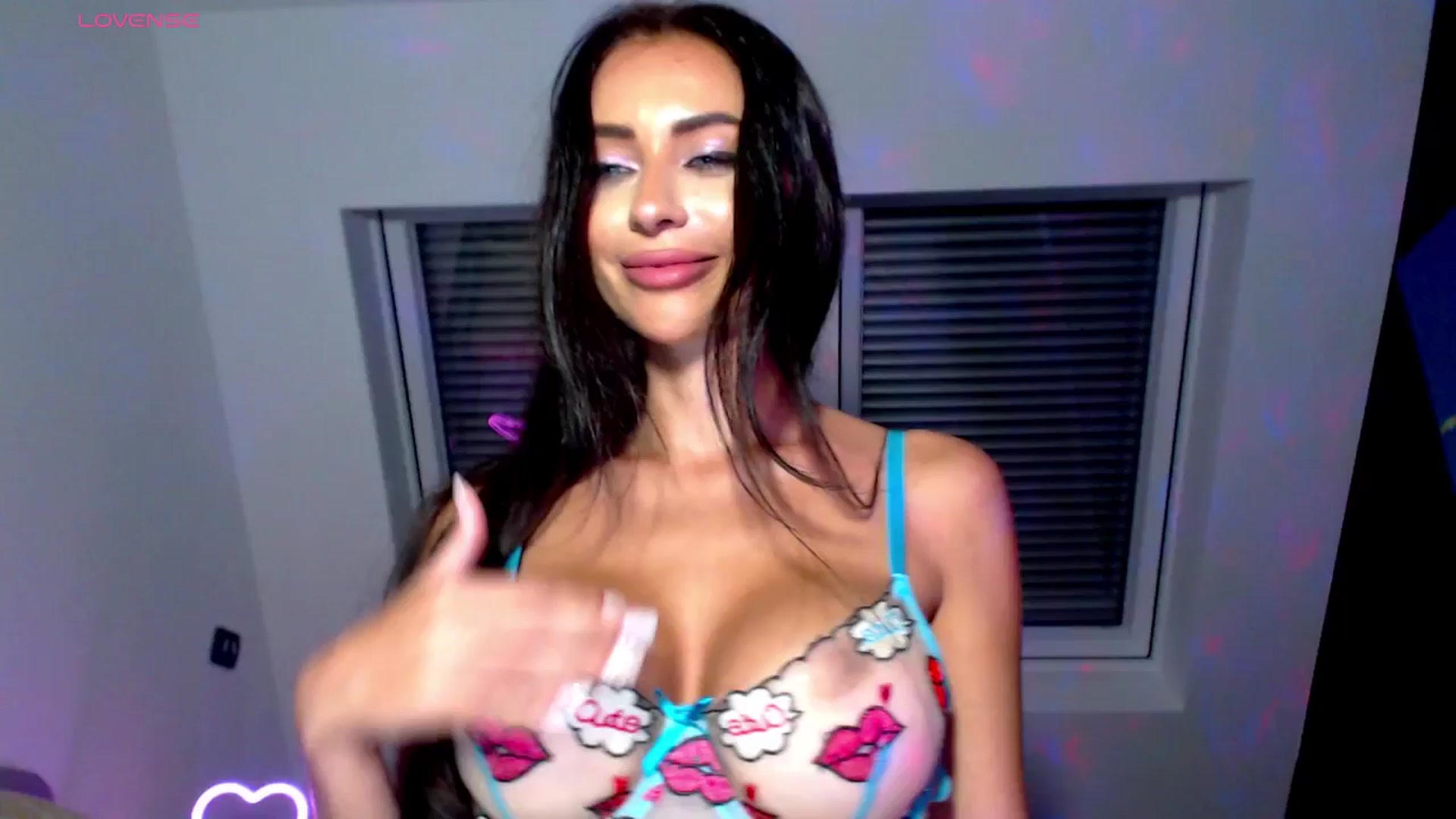 Gallery image thumbnail from Alliciya's myfreecams stream on, 06/30/2025, 17:51 image 16 of 20