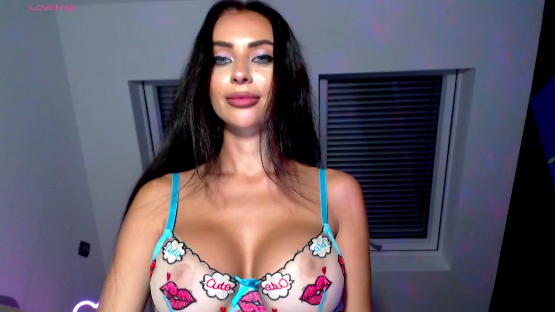 Gallery image thumbnail from Alliciya's myfreecams stream on, 06/30/2025, 22:32 image 16 of 20