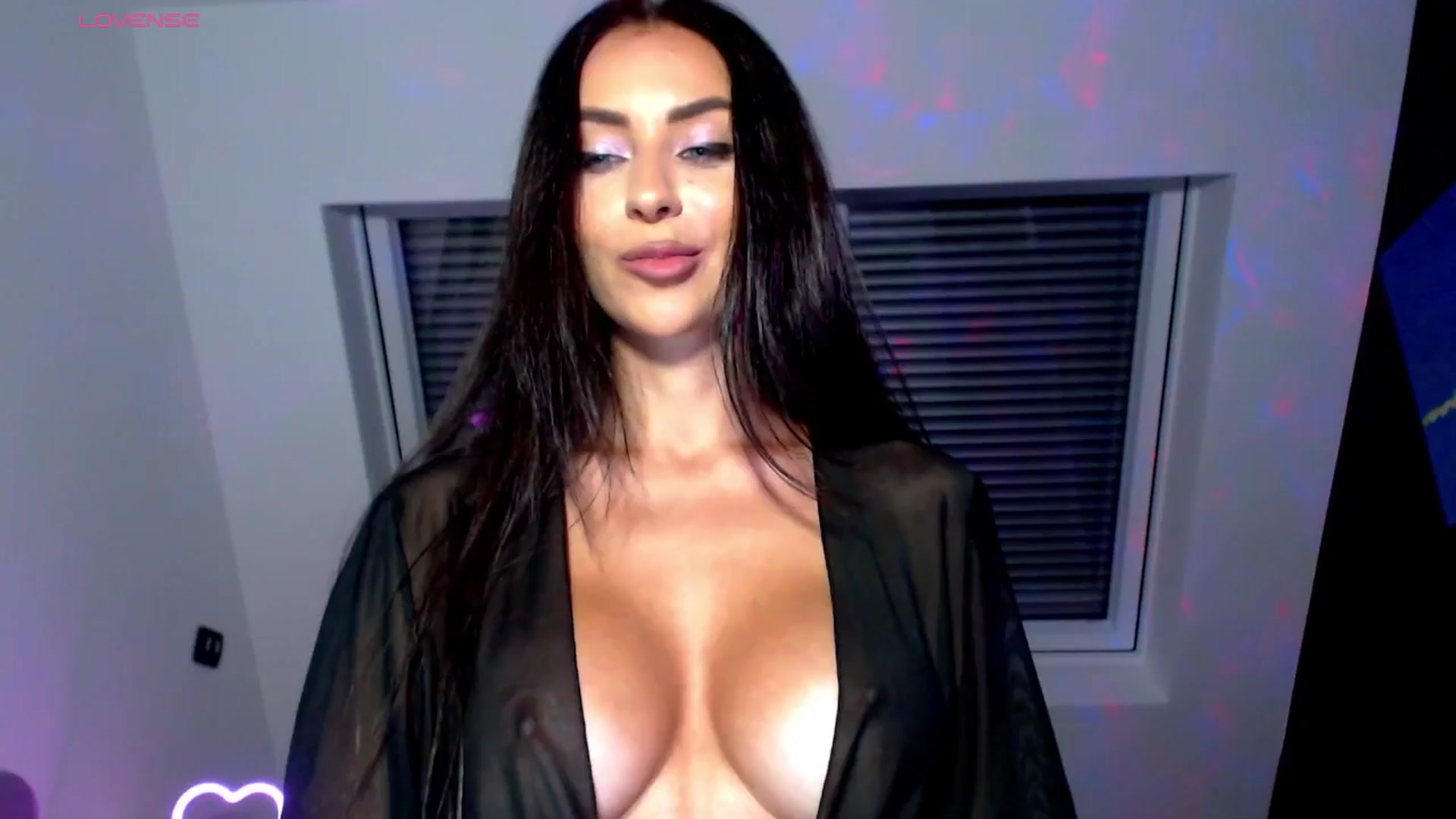 Gallery image thumbnail from Alliciya's myfreecams stream on, 07/03/2025, 17:40 image 6 of 20