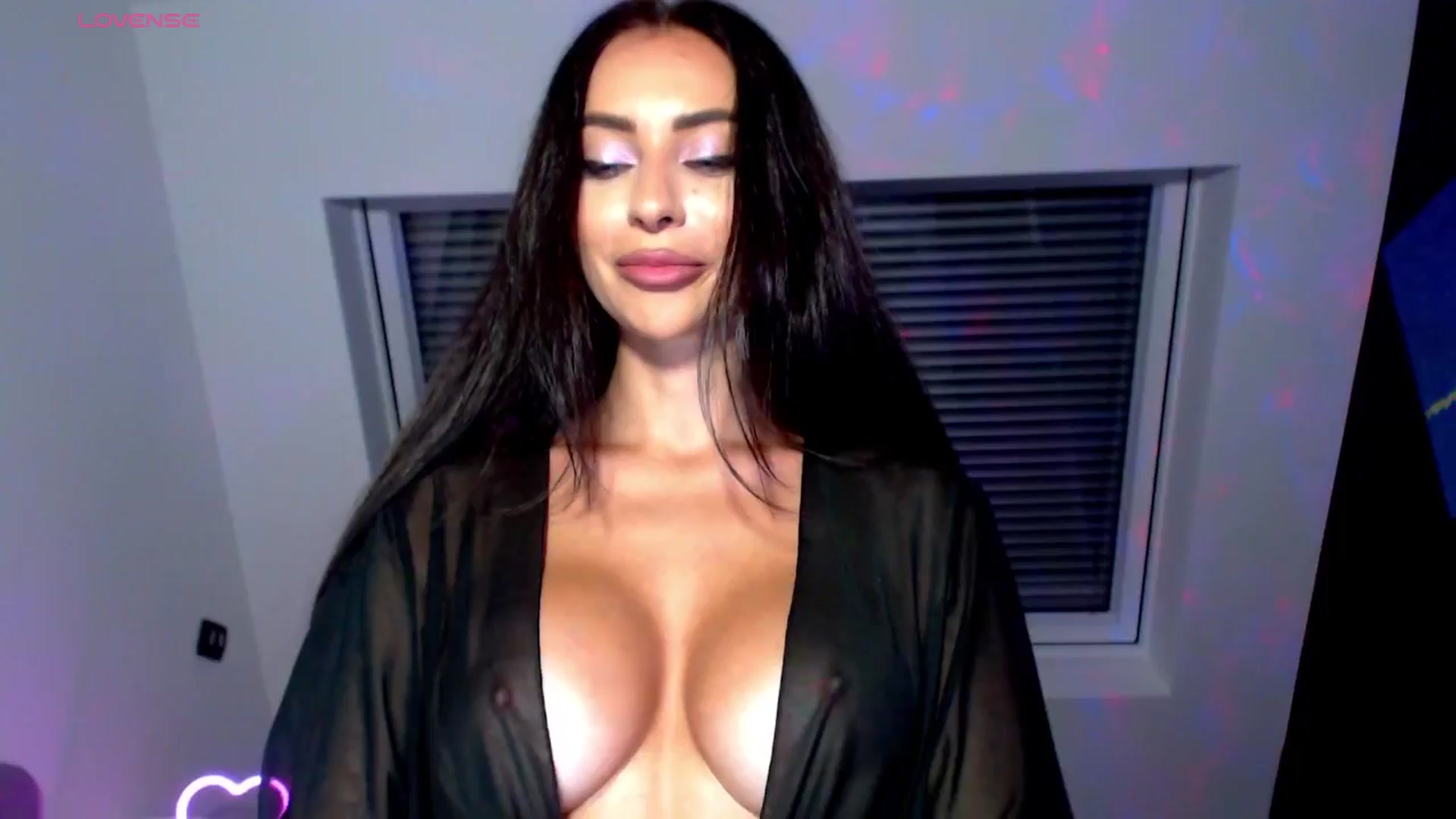 Gallery image thumbnail from Alliciya's myfreecams stream on, 07/03/2025, 17:40 image 16 of 20