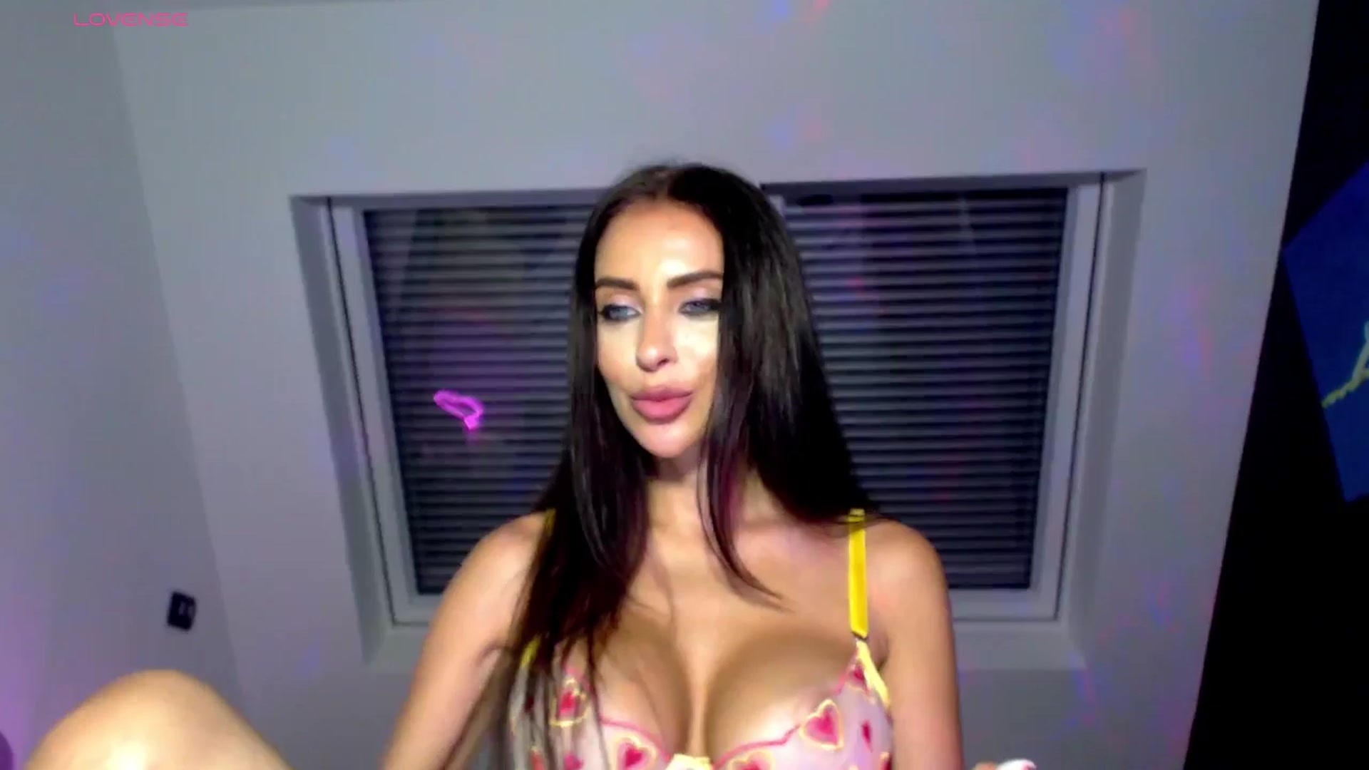 Gallery image thumbnail from Alliciya's myfreecams stream on, 07/04/2025, 23:04 image 5 of 20