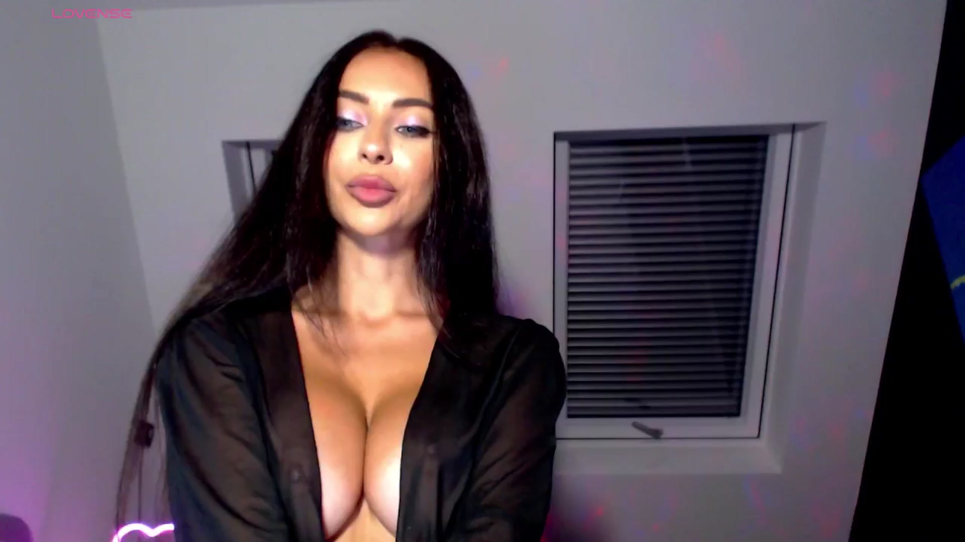 Gallery image thumbnail from Alliciya's myfreecams stream on, 07/07/2025, 17:01 image 7 of 20