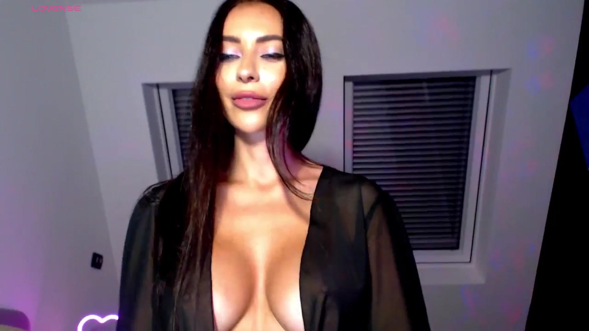 Gallery image thumbnail from Alliciya's myfreecams stream on, 07/07/2025, 21:10 image 16 of 20