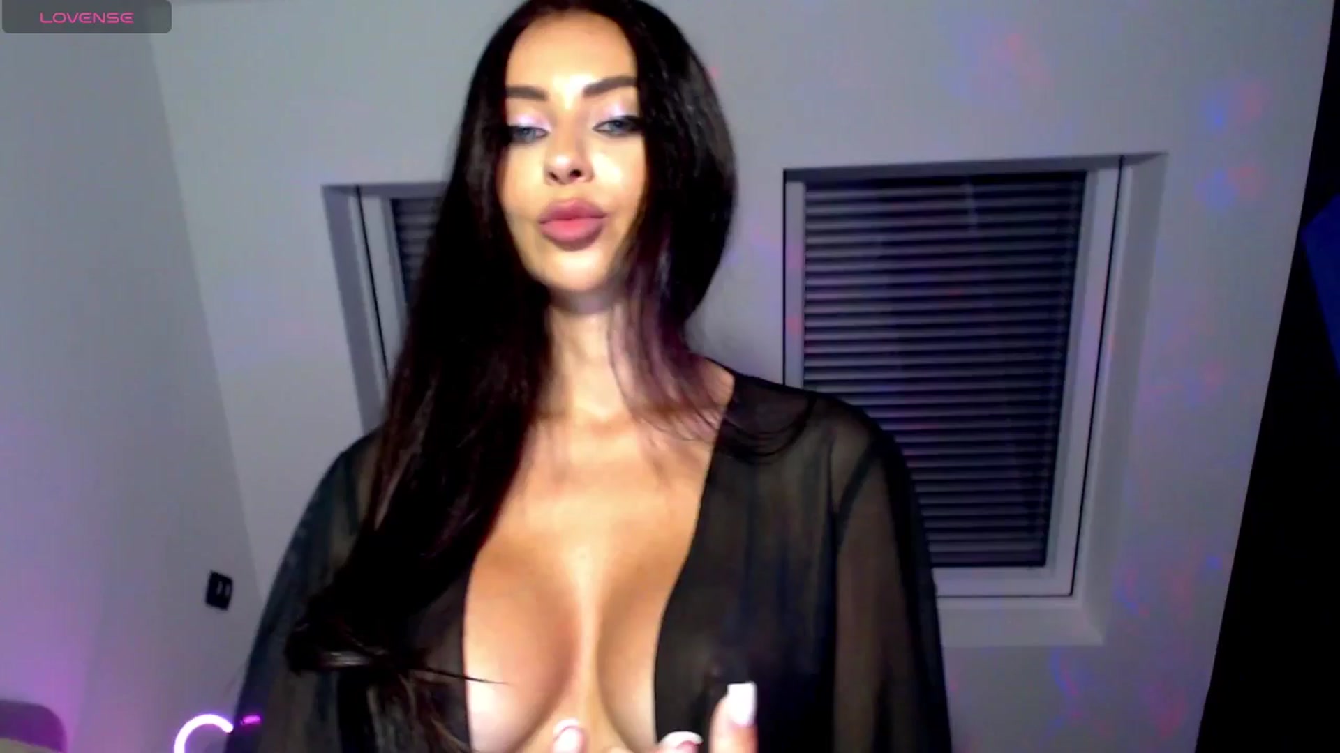 Gallery image thumbnail from Alliciya's myfreecams stream on, 07/07/2025, 22:32 image 4 of 20