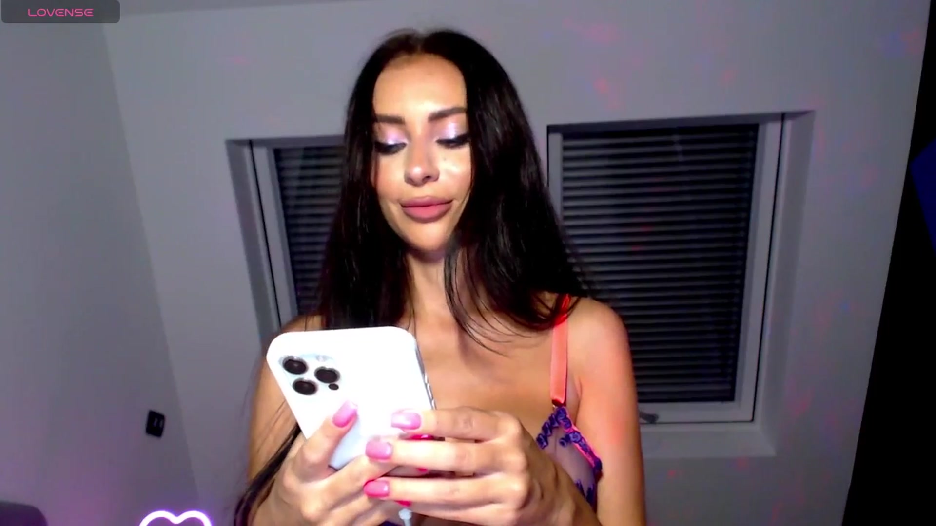 Gallery image thumbnail from Alliciya's myfreecams stream on, 07/08/2025, 19:07 image 6 of 20