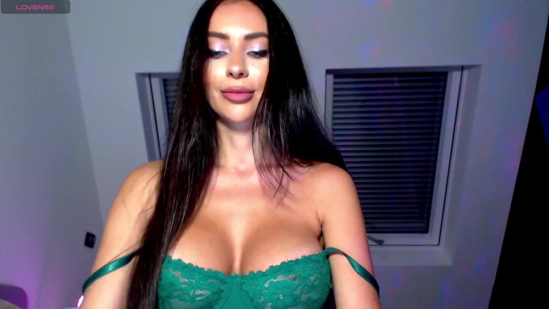 Gallery image thumbnail from Alliciya's myfreecams stream on, 07/09/2025, 18:22 image 4 of 20