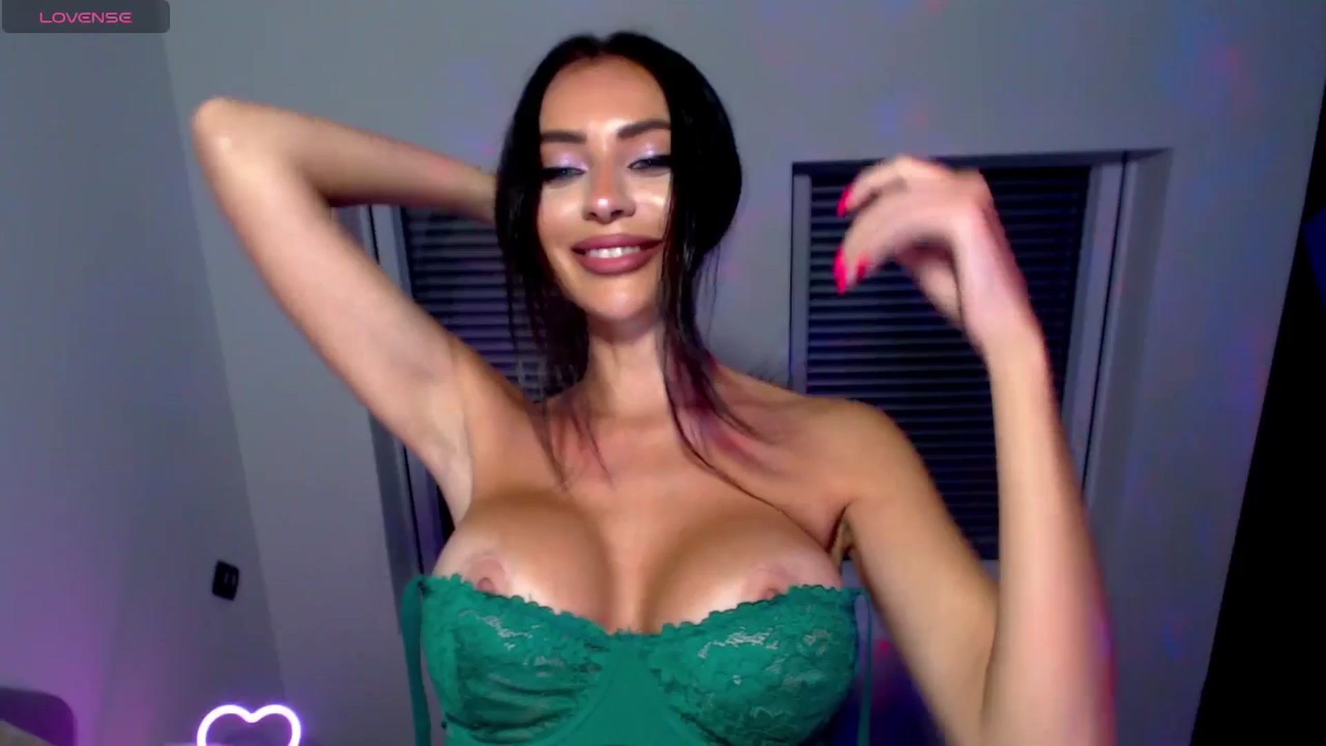 Gallery image thumbnail from Alliciya's myfreecams stream on, 07/09/2025, 20:34 image 9 of 20