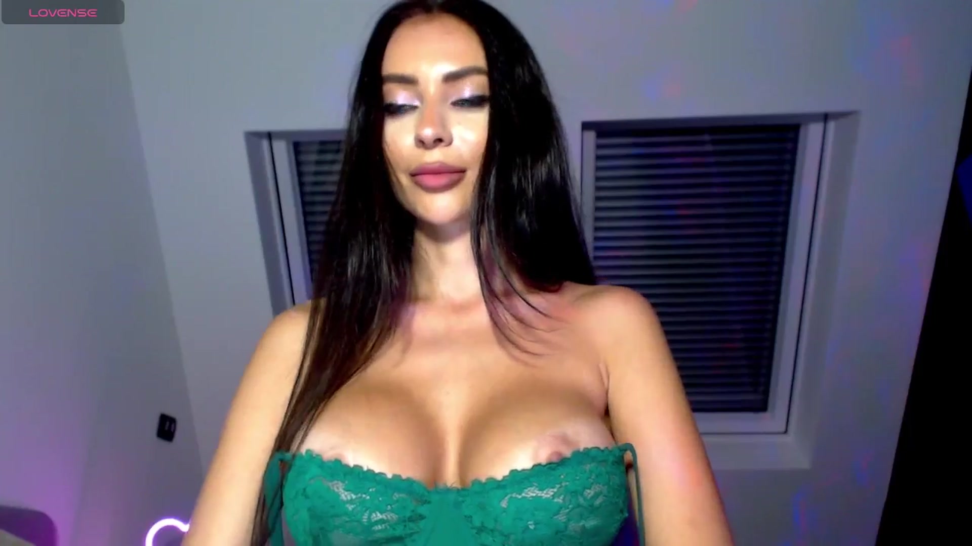 Gallery image thumbnail from Alliciya's myfreecams stream on, 07/09/2025, 20:59 image 19 of 20