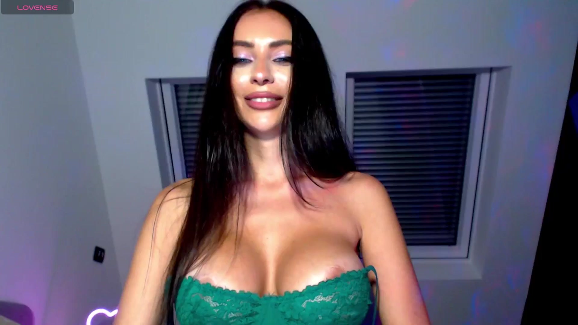 Gallery image thumbnail from Alliciya's myfreecams stream on, 07/09/2025, 20:59 image 9 of 20