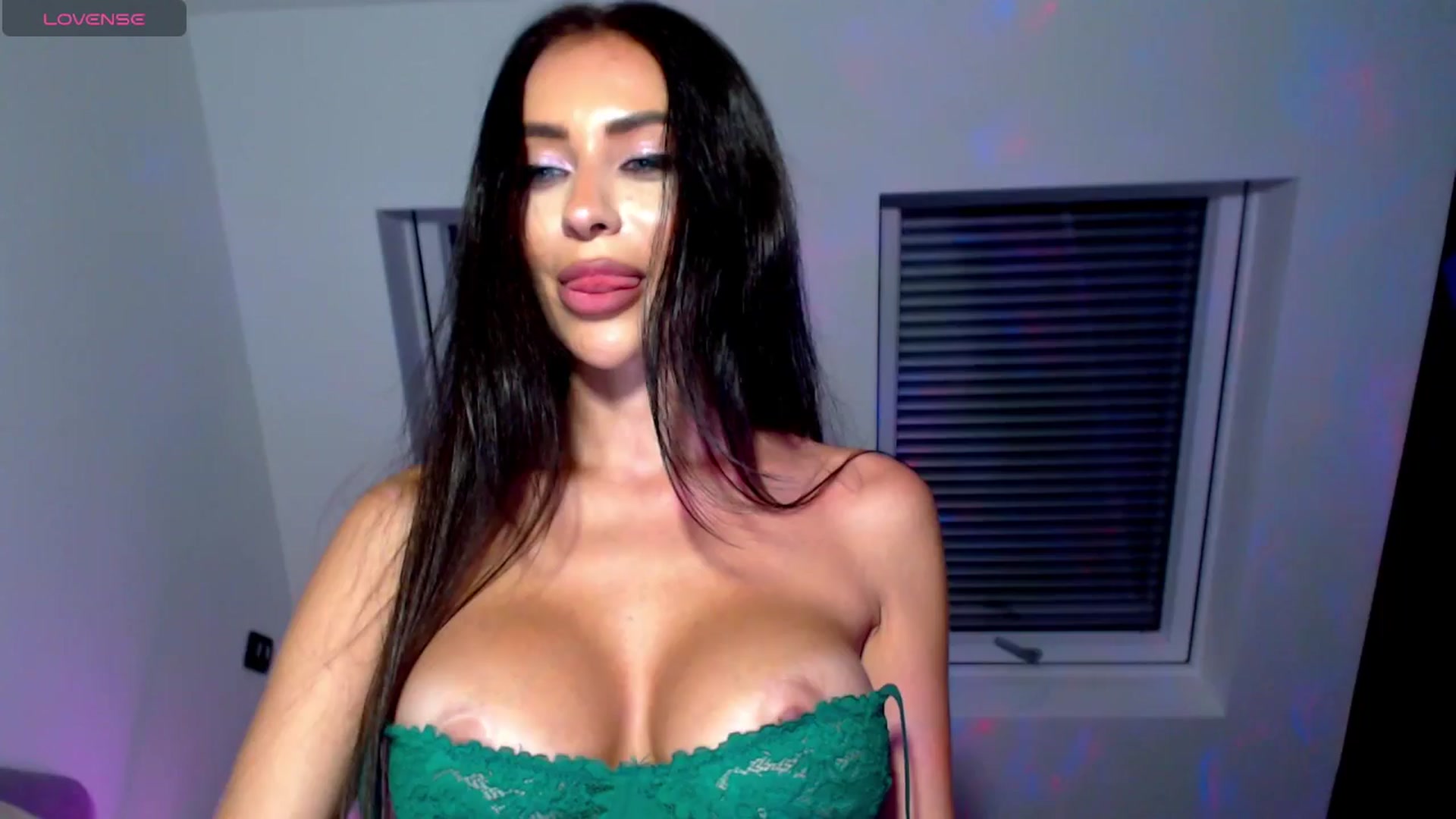 Gallery image thumbnail from Alliciya's myfreecams stream on, 07/09/2025, 21:49 image 2 of 20