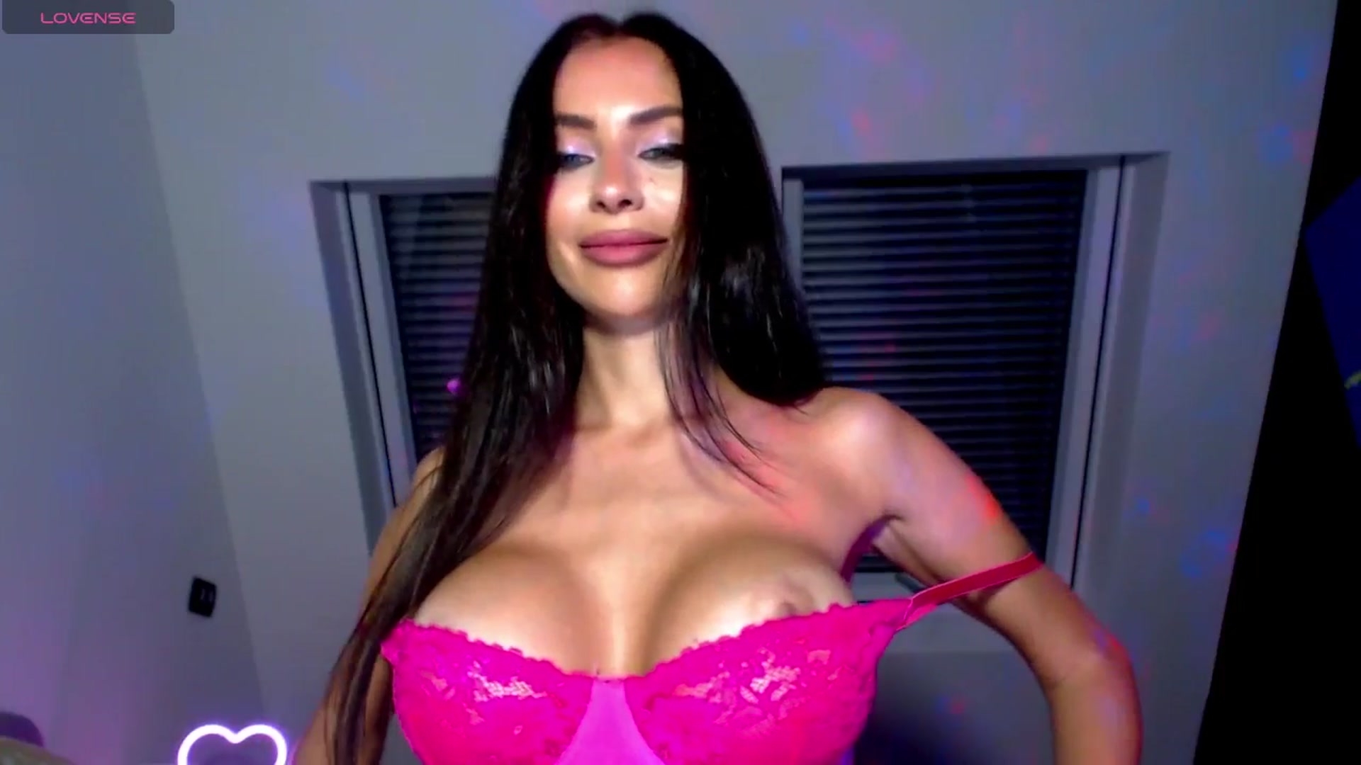 Gallery image thumbnail from Alliciya's myfreecams stream on, 07/15/2025, 19:47 image 11 of 20
