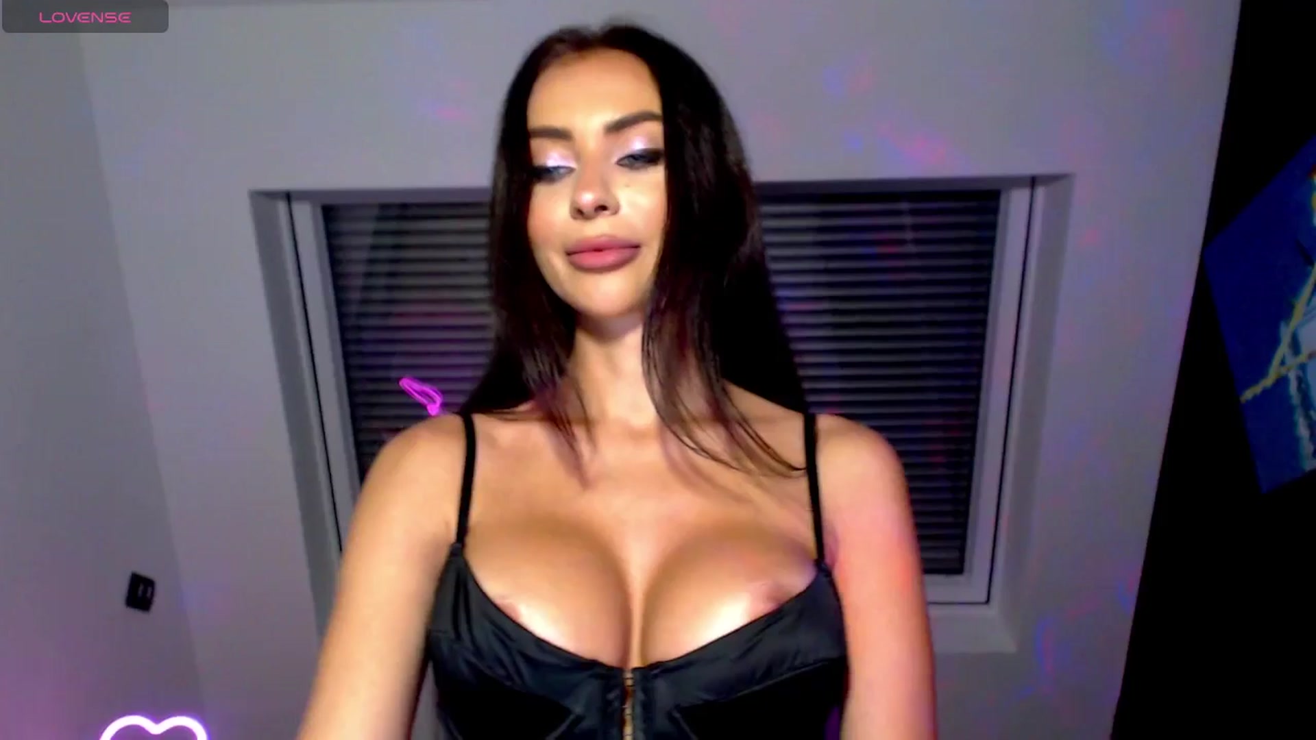 Gallery image thumbnail from Alliciya's myfreecams stream on, 07/16/2025, 17:45 image 9 of 20